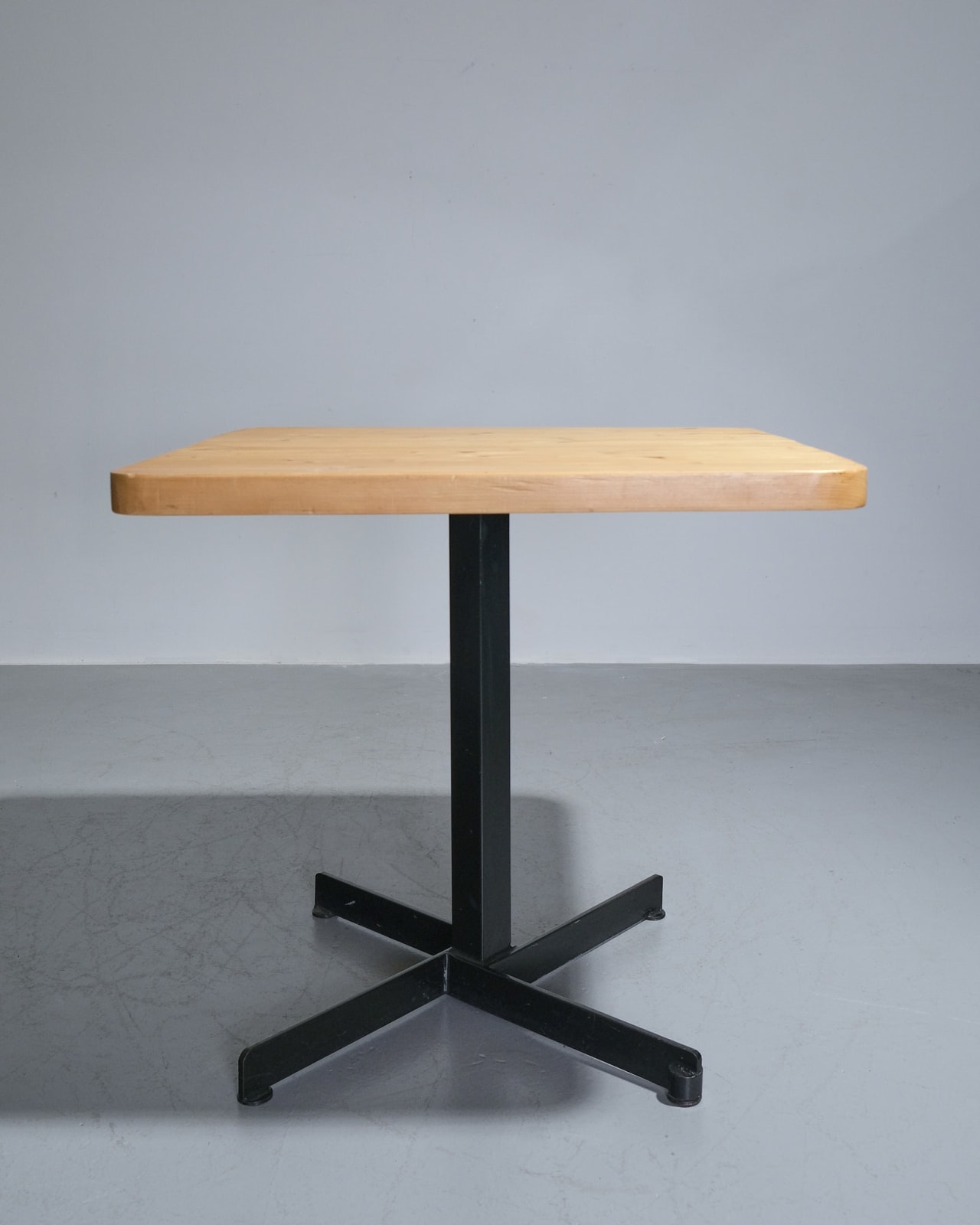 Charlotte Perriand, Les Arcs side table