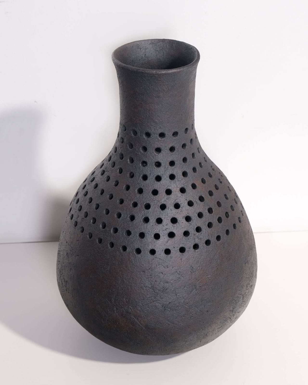 Jane Kite, Large Perforated Pot