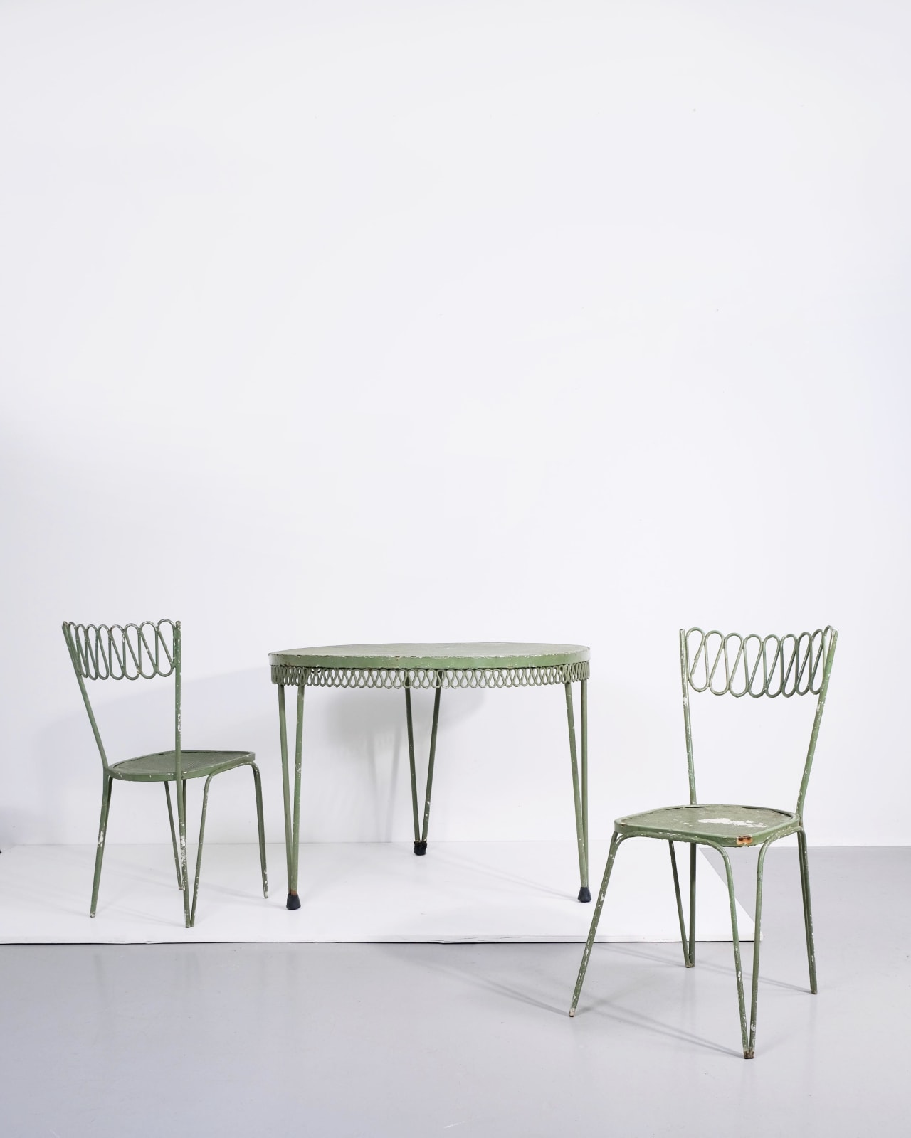 Attributed to Gio Ponti, Three Chairs and Table