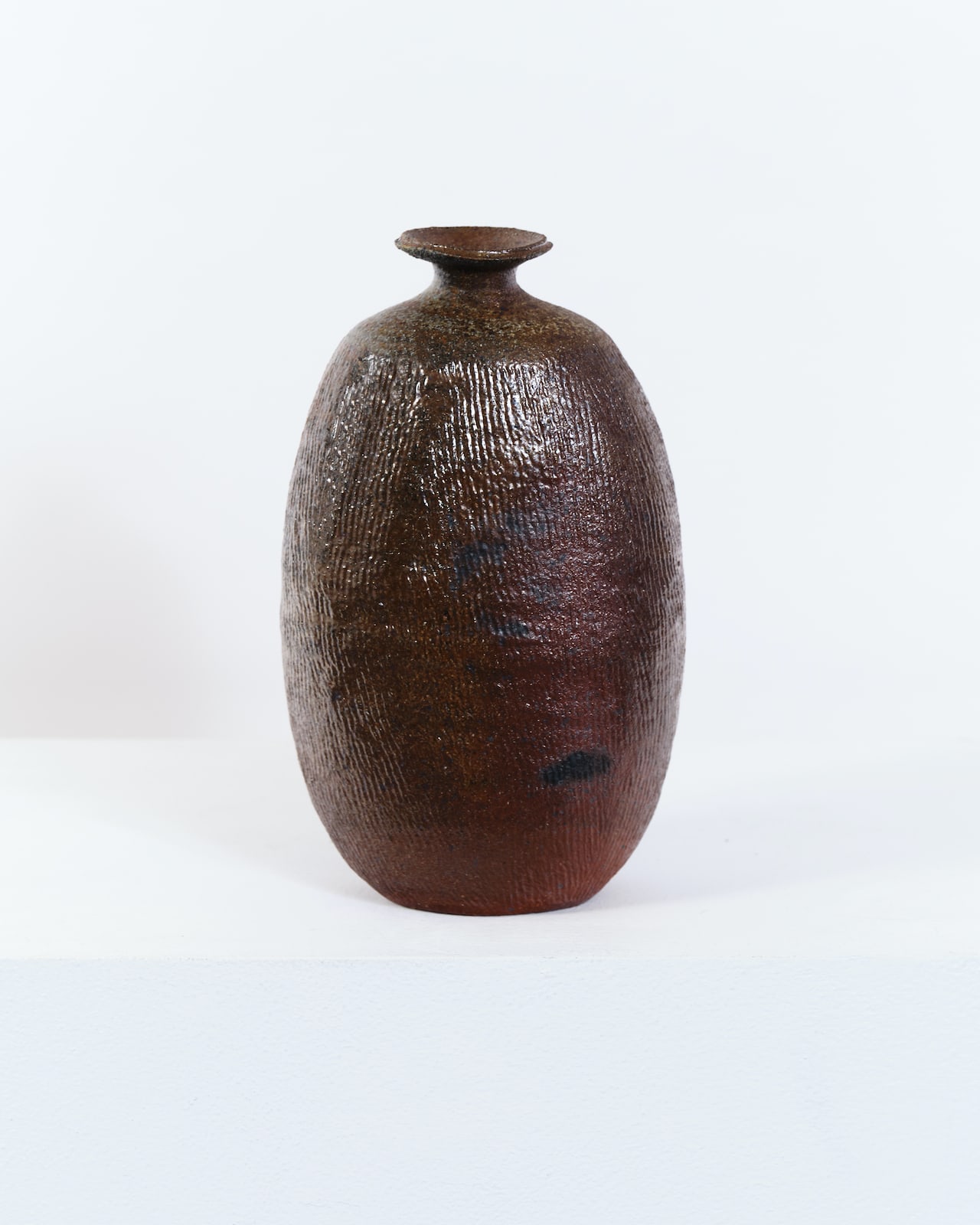Clayton Amemiya, Oval bottle