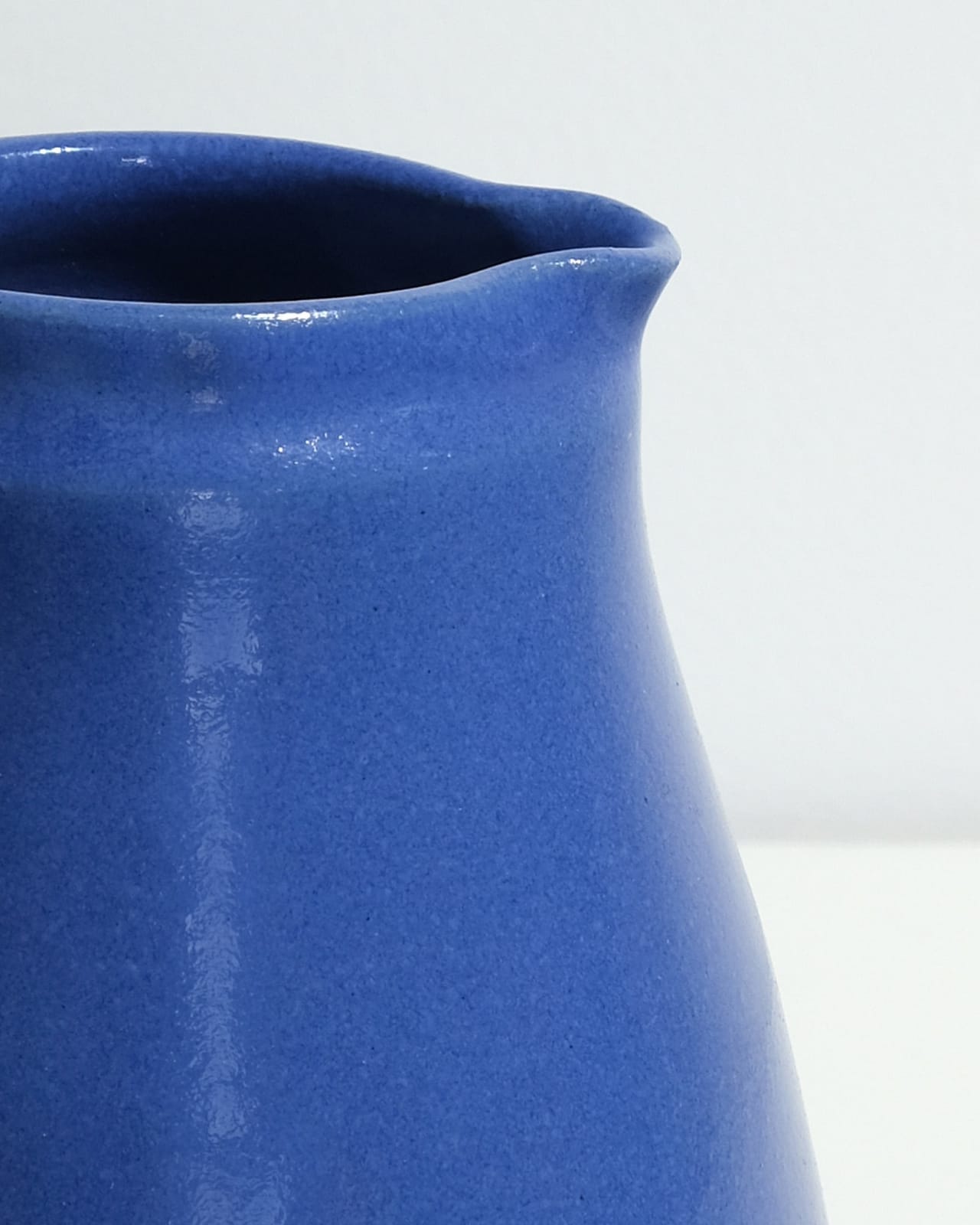 Nicola Tassie, Blue slim jug