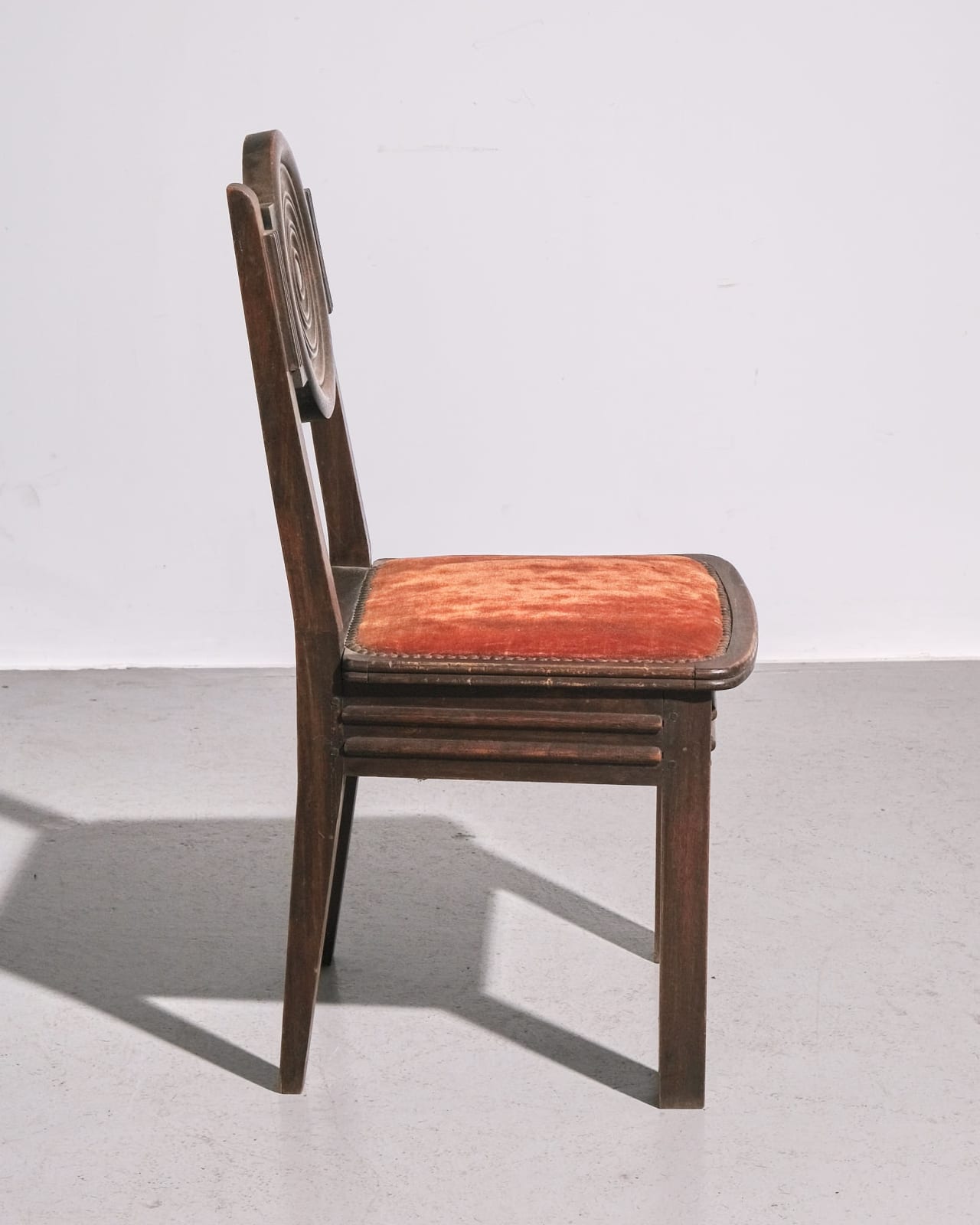 French, Set of Six Dining Chairs With Turned Circular Backs