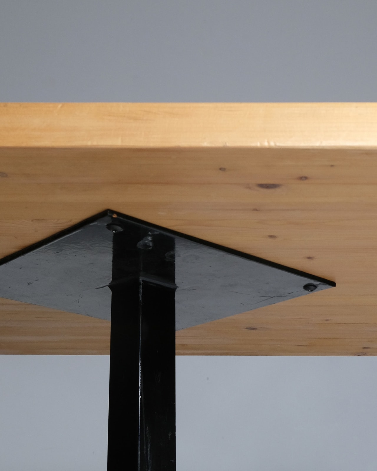 Charlotte Perriand, Les Arcs side table