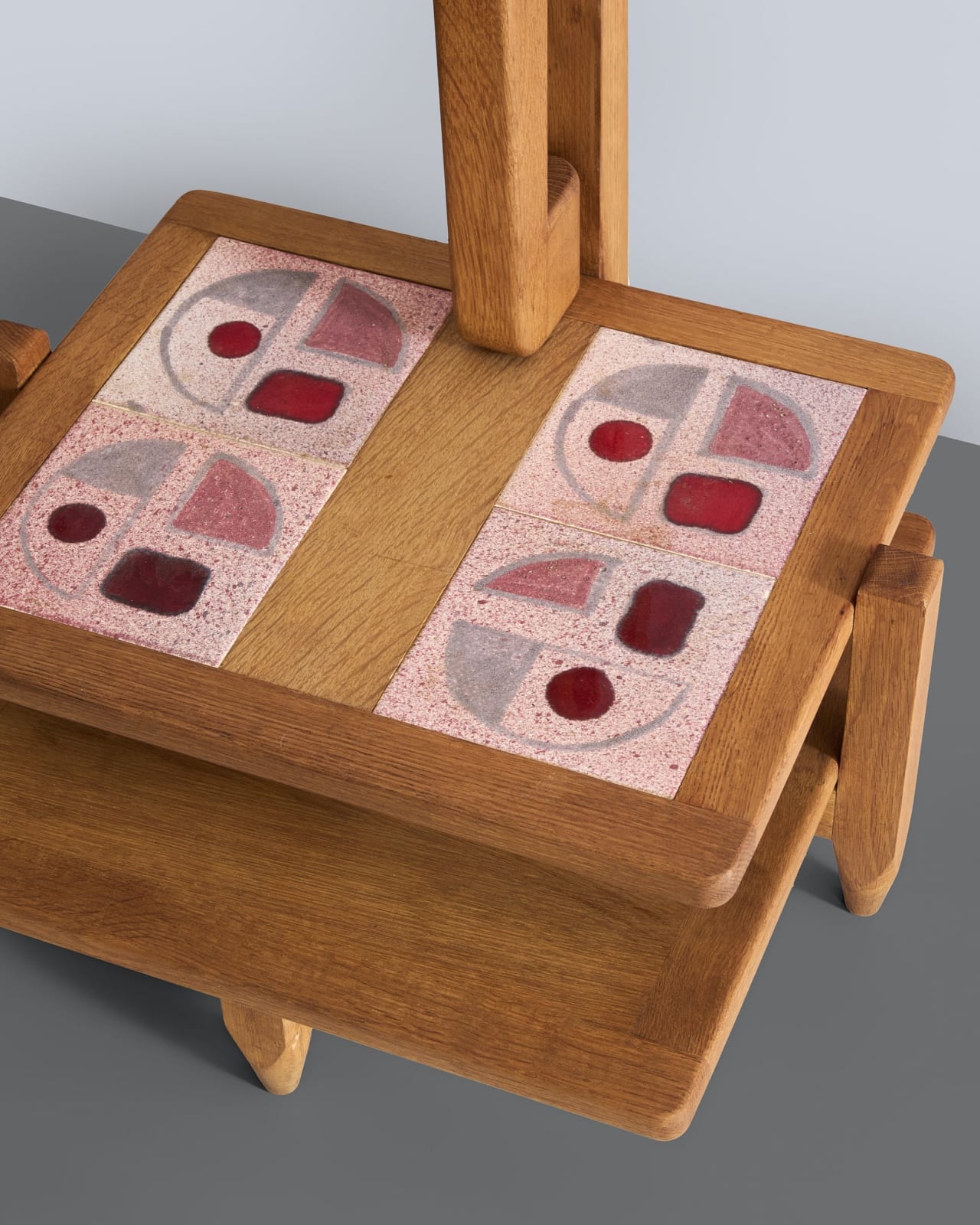 Guillerme et Chambron, Floor Lamp With Low Tiled Shelves