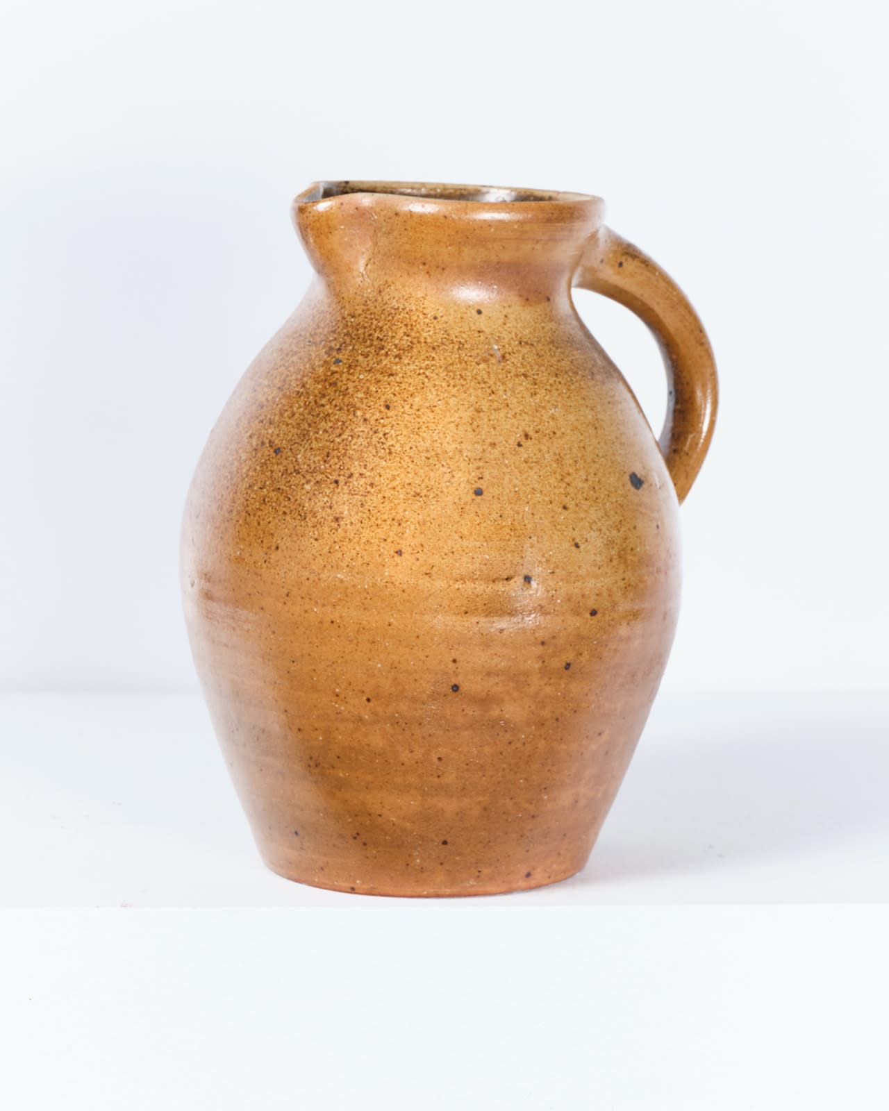 Svend Bayer, Gallon pitcher