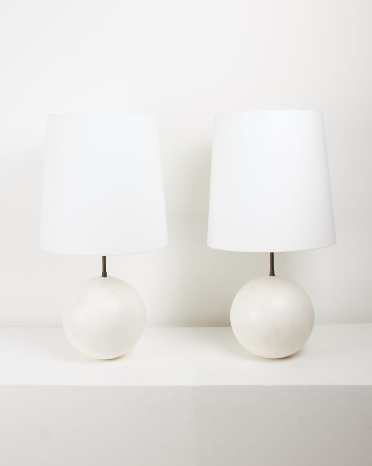 Ball shaped best sale table lamps