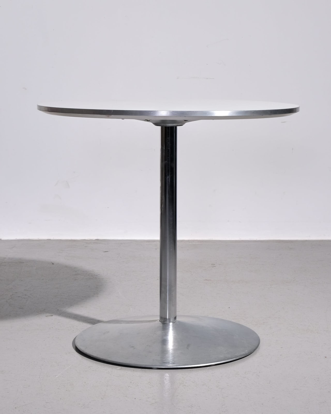 Verner Panton, Bistro Tulip Table