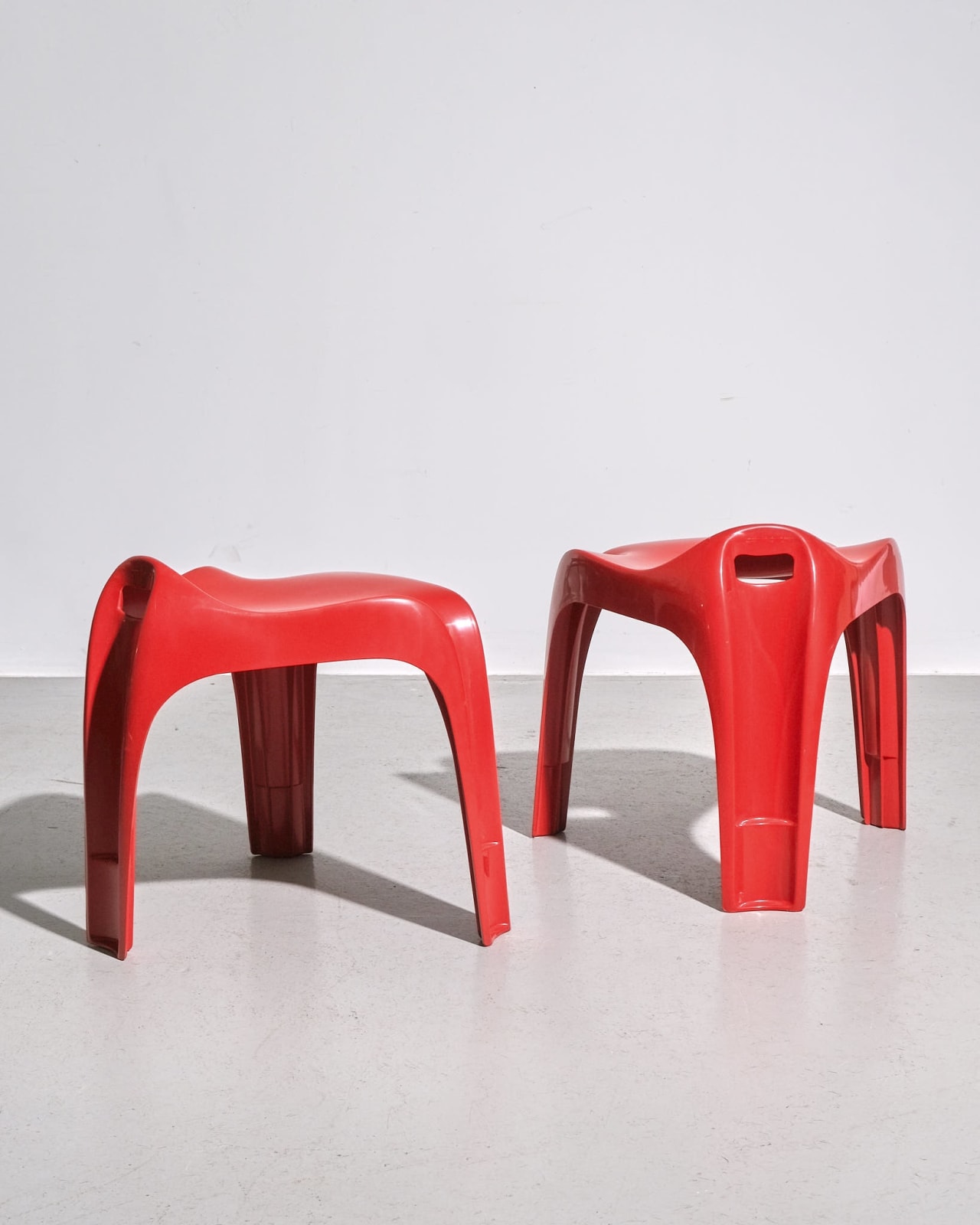 Alexander Begge, Red Casalina Stool