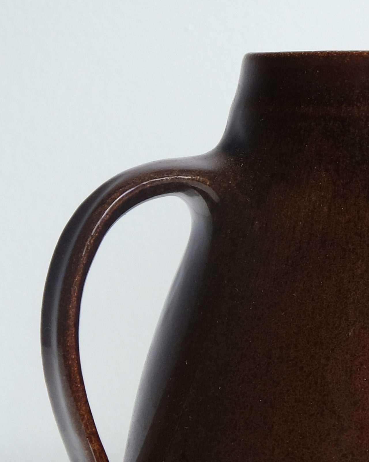 Nicola Tassie, Brown Harth Jug