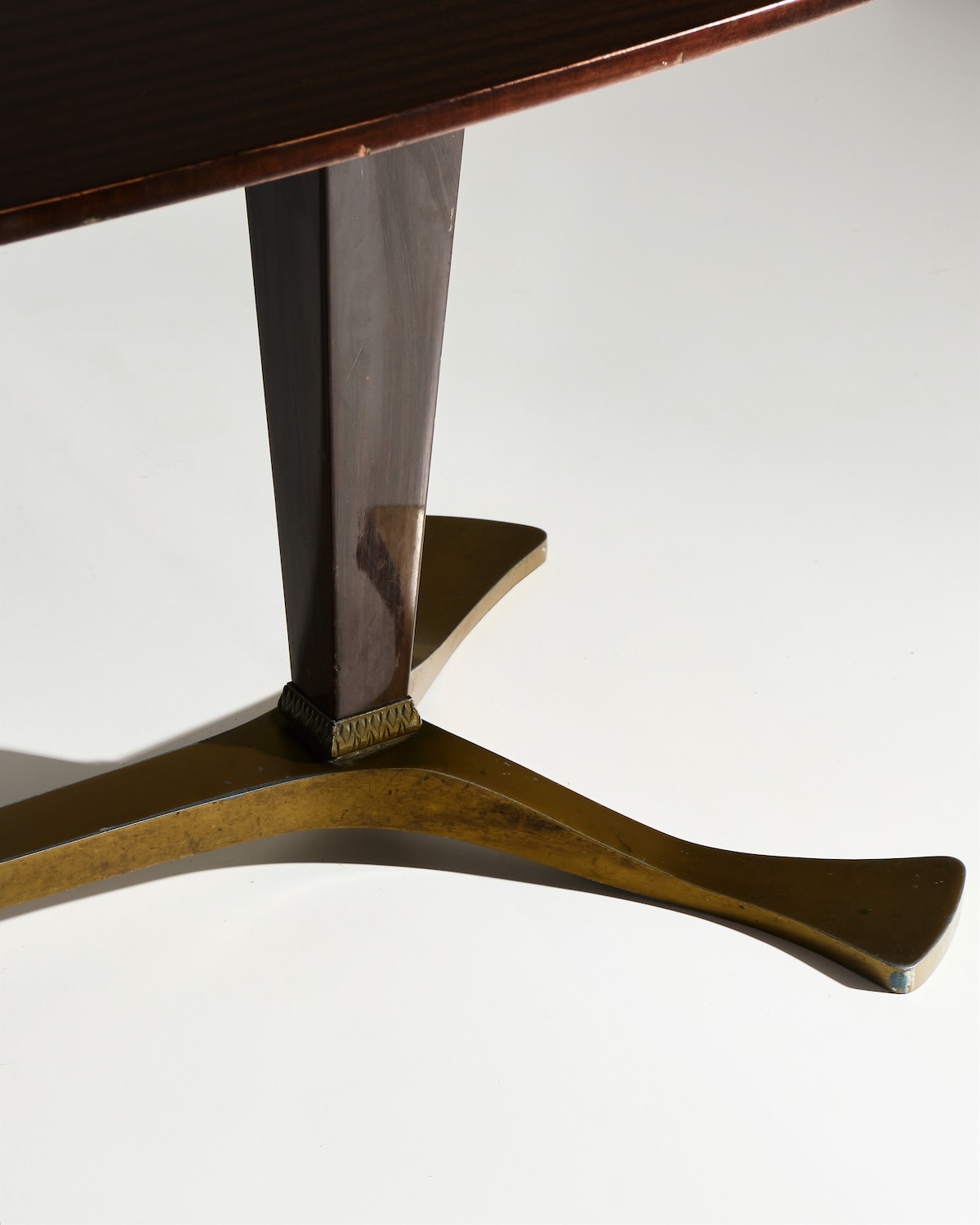 Osvaldo Borsani, Dining table