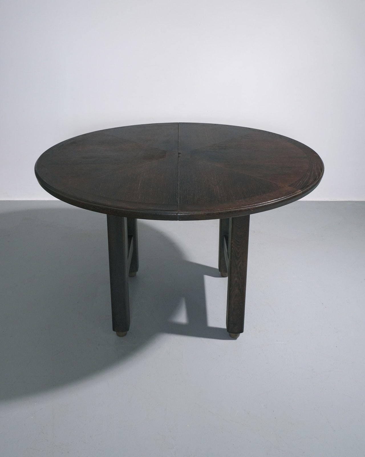 Guillerme et Chambron, Circular-top Extendable Dining Table