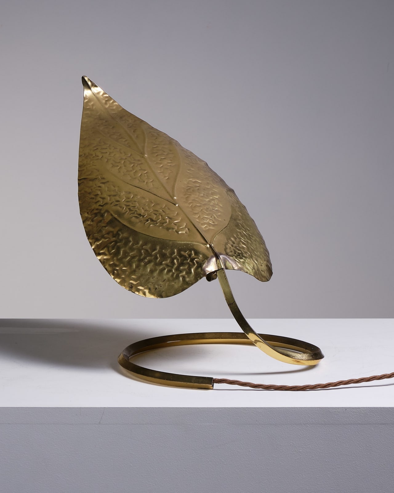 Attributed to Tommaso Barbi, Pair of Large Leaf Table Lamps