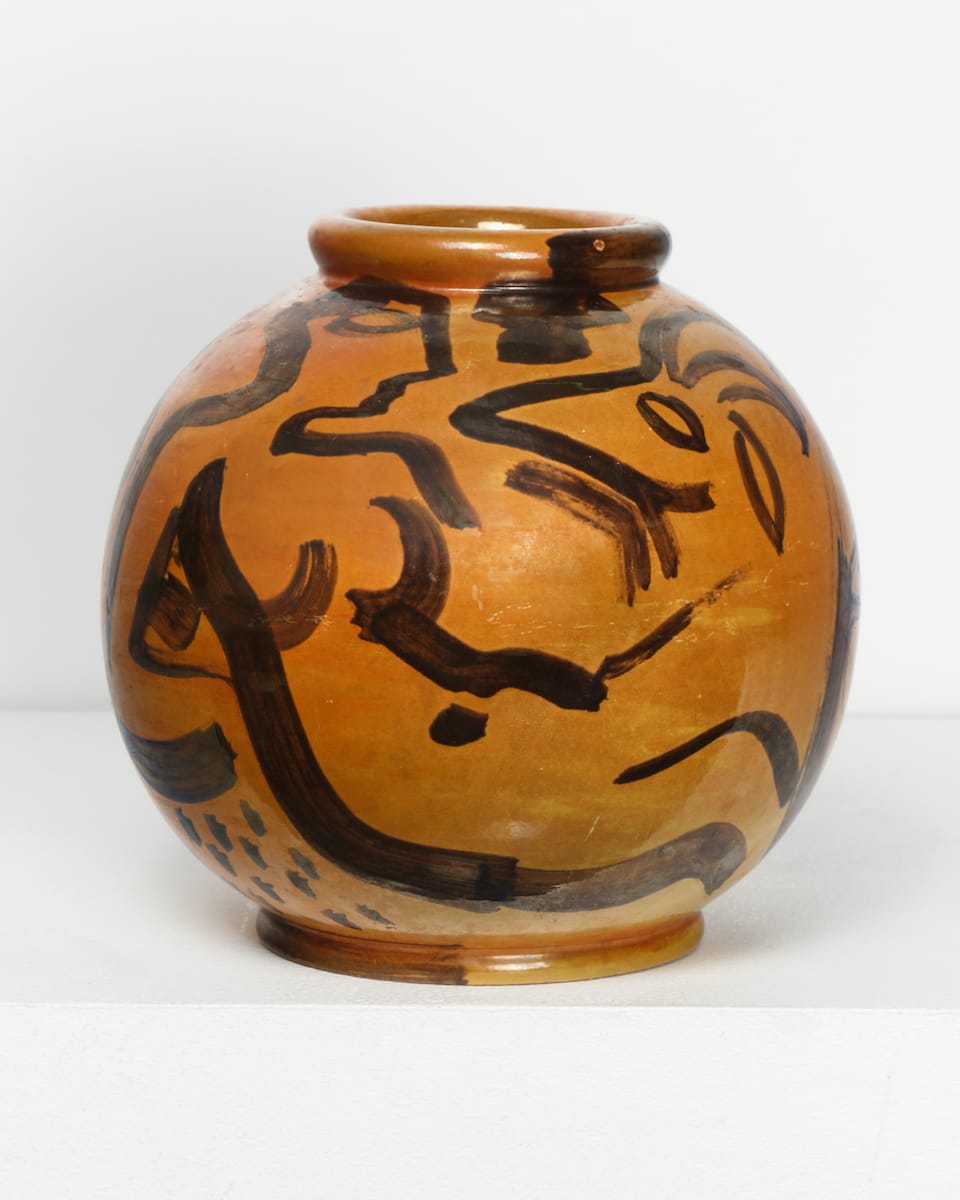 Giovanni Battista De Salvo, Vase with abstract figures