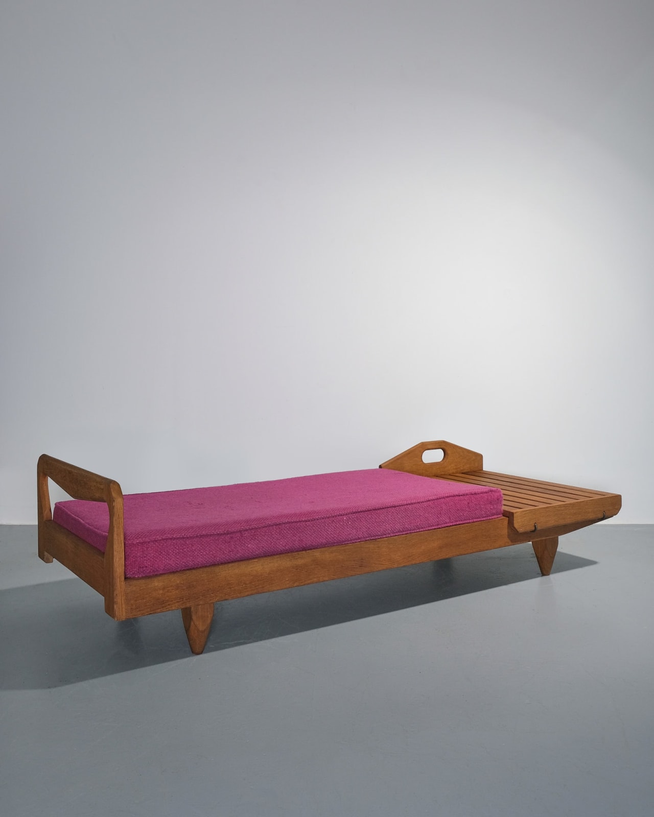 Guillerme et Chambron, Low Extending Sofa / Day-bed