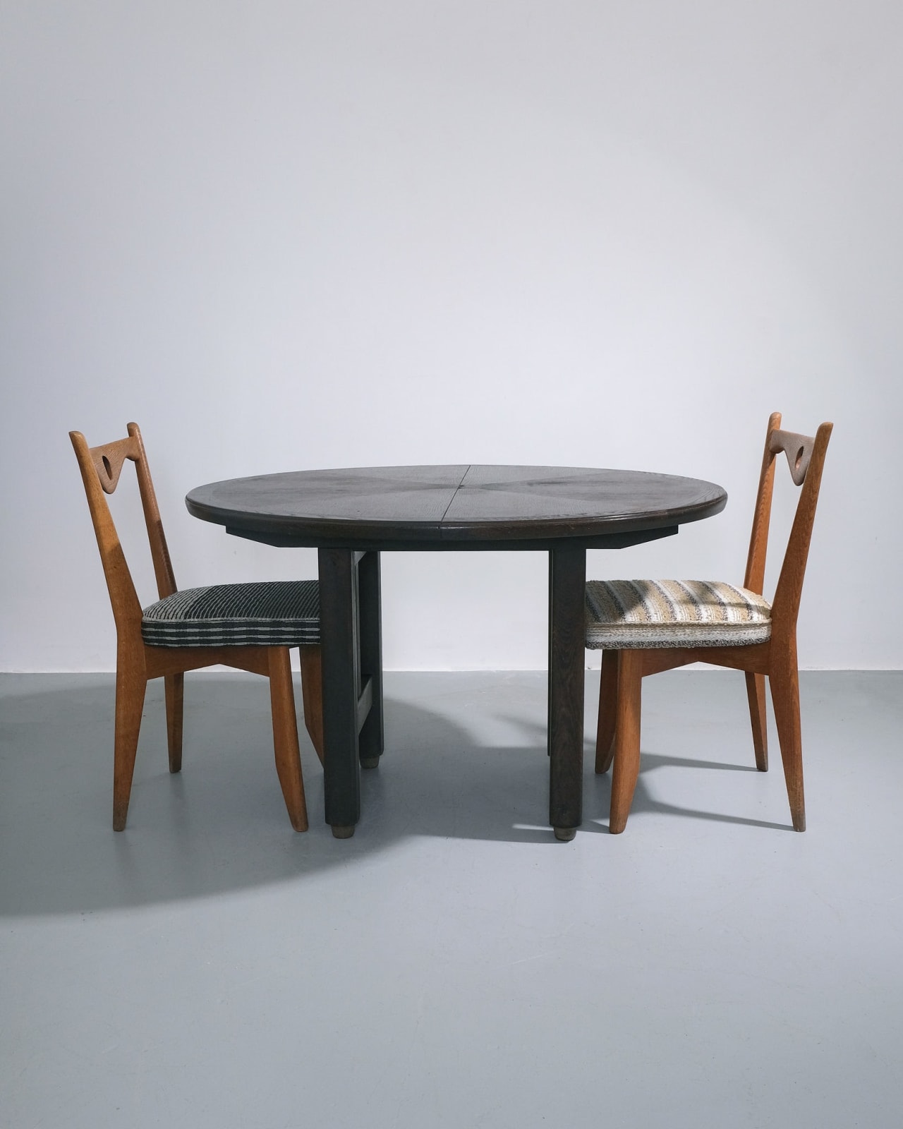 Guillerme et Chambron, Circular-top Extendable Dining Table