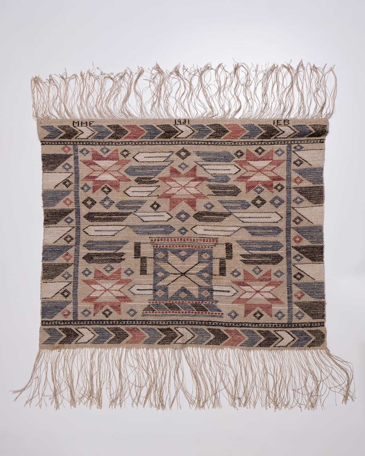 Märta Måås-Fjetterström, "Urnan" wall hanging