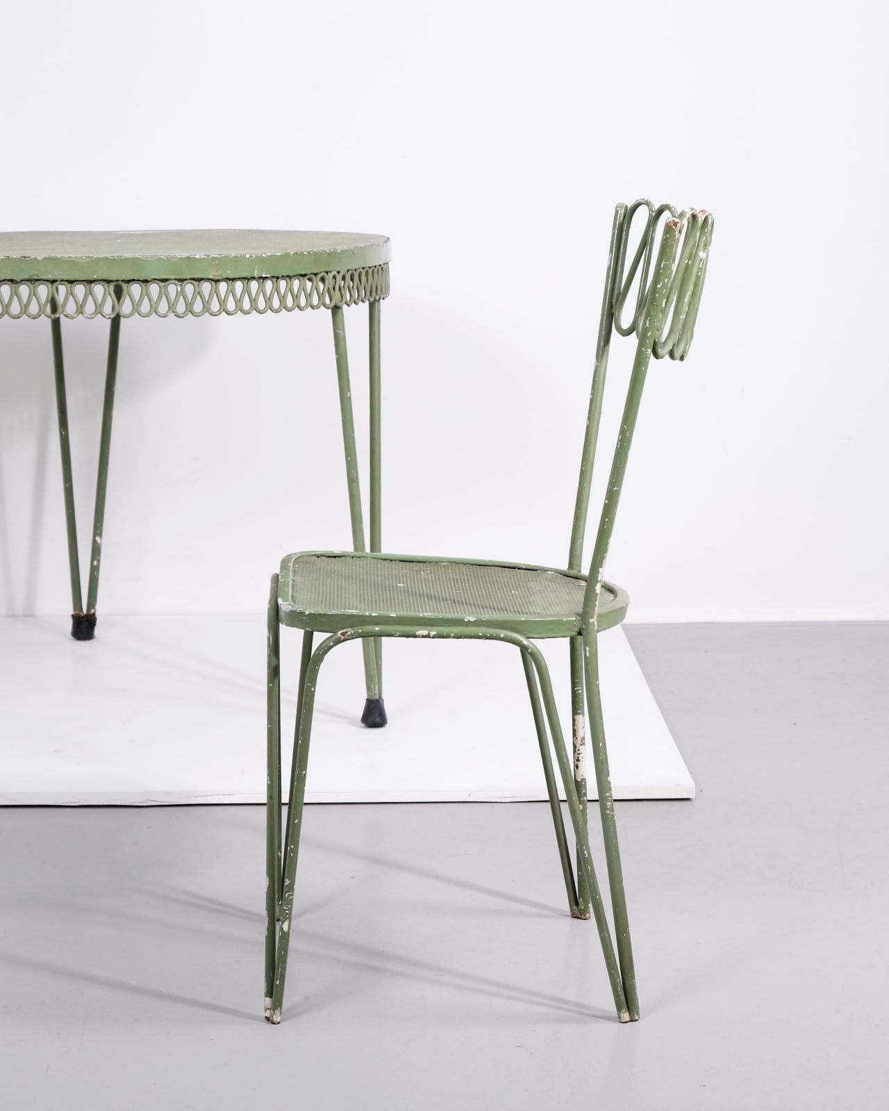 Attributed to Gio Ponti, Three Chairs and Table