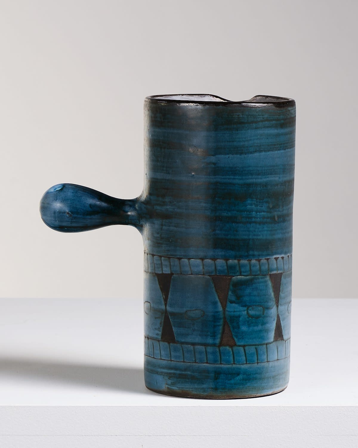 Alain Maunier, Vase pourer and charger