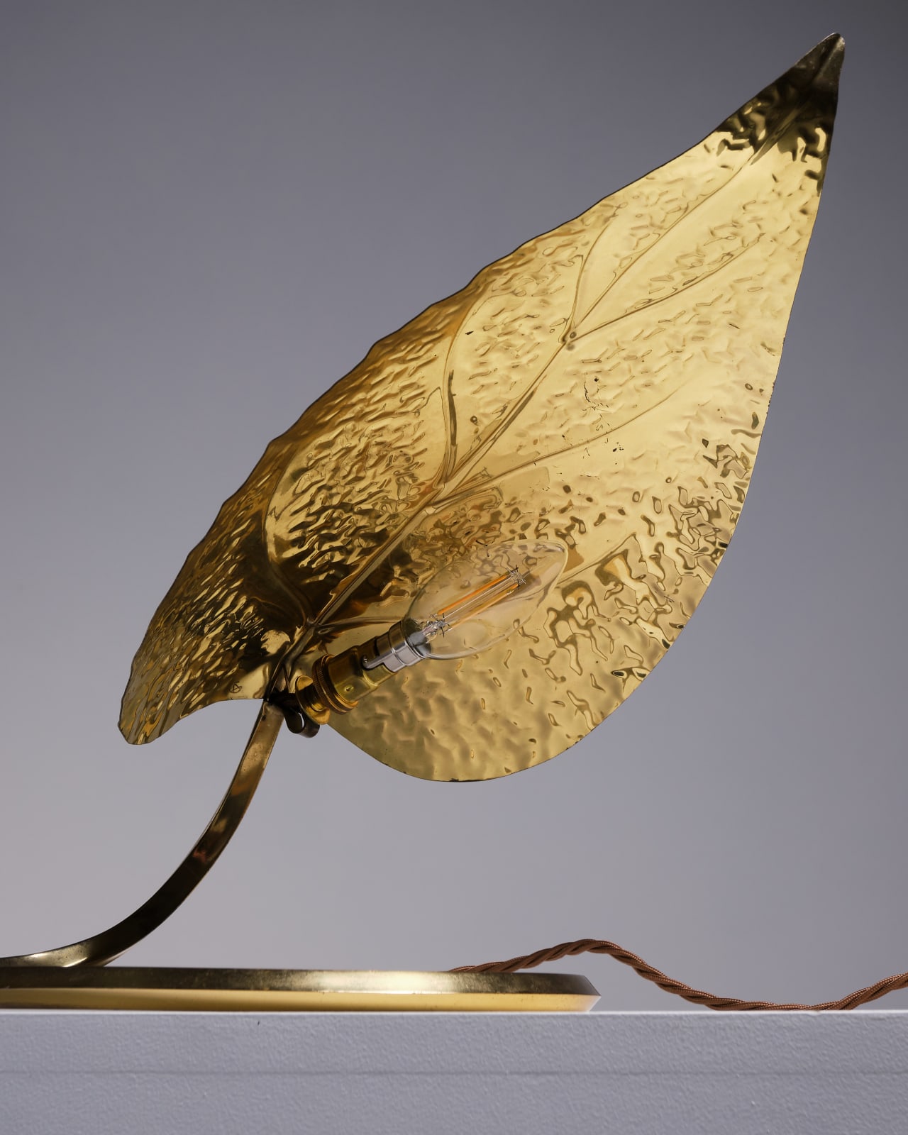Attributed to Tommaso Barbi, Pair of Large Leaf Table Lamps