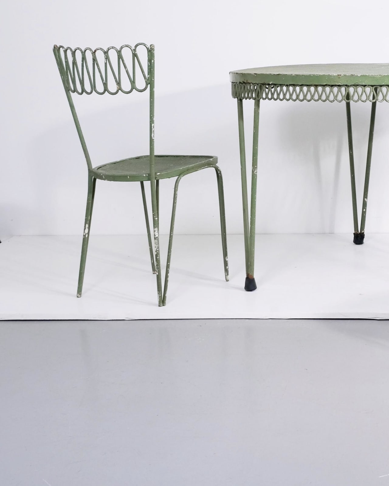 Attributed to Gio Ponti, Three Chairs and Table