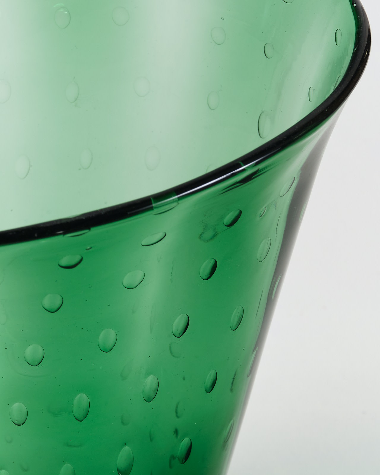 Bullicante, Green oval vase