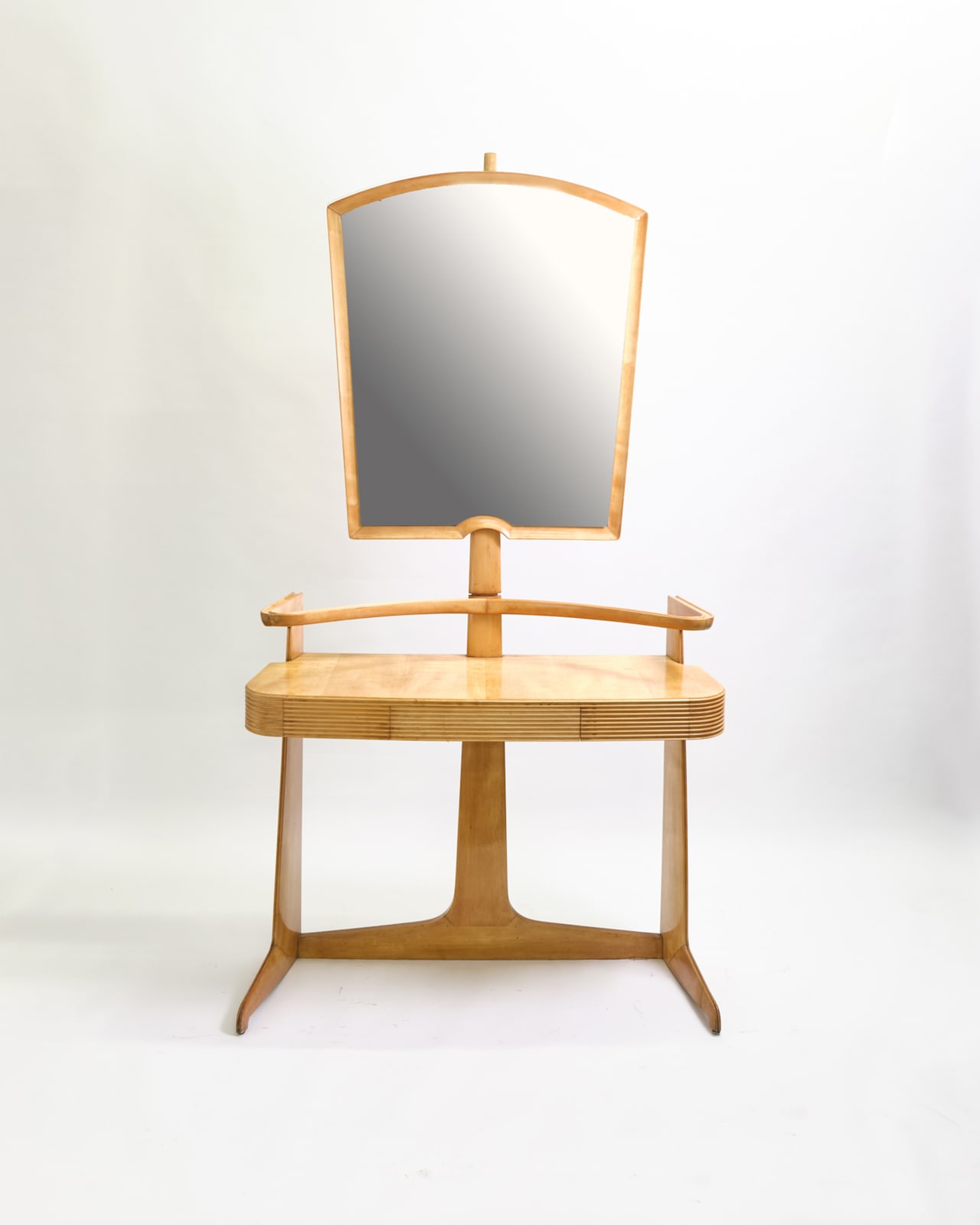 Attached outlet dressing table