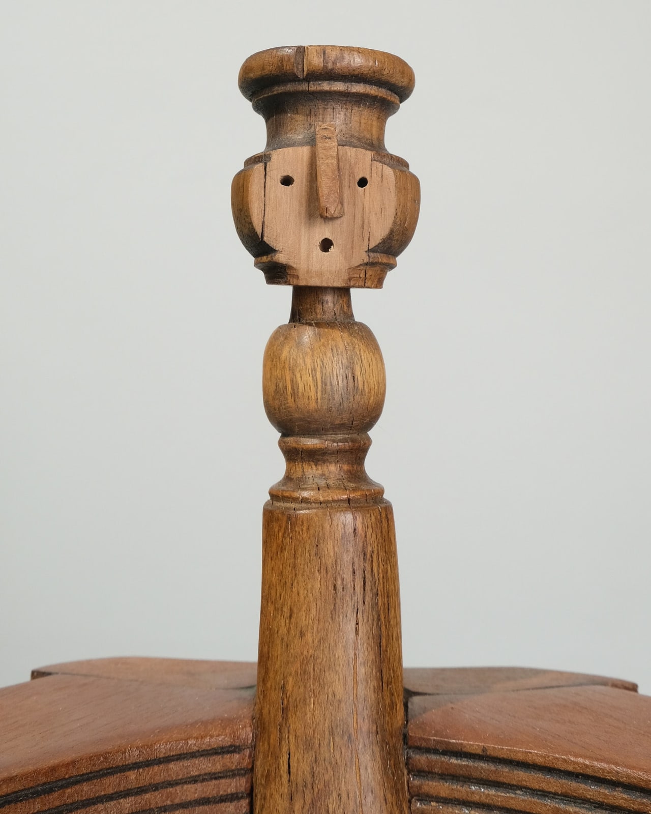 Amata Benedict, Hermes Chair