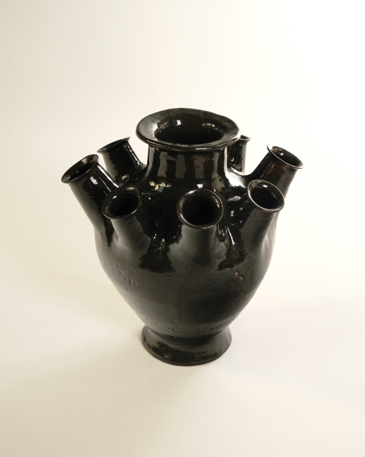 Ali Hewson, 8 Spouted Tulipiere