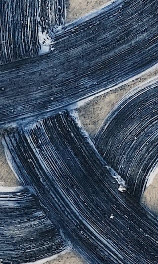 Nicola Tassie, Threads