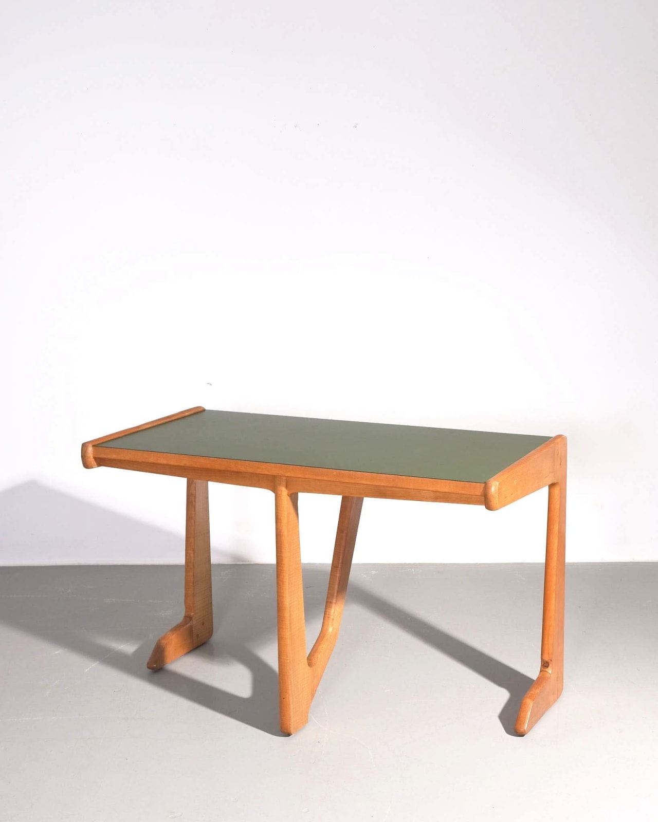 Guillerme et Chambron, Desk