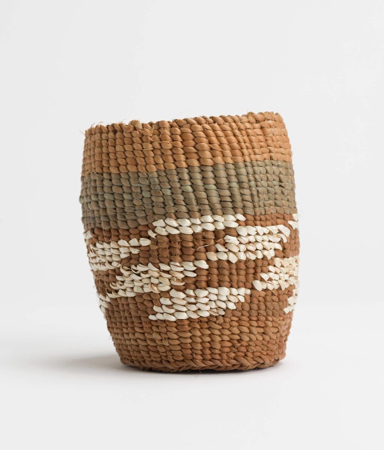 Sara Siestreem (Hanis Coos), tea with Kathleen, about a dead queen, 2015-2022