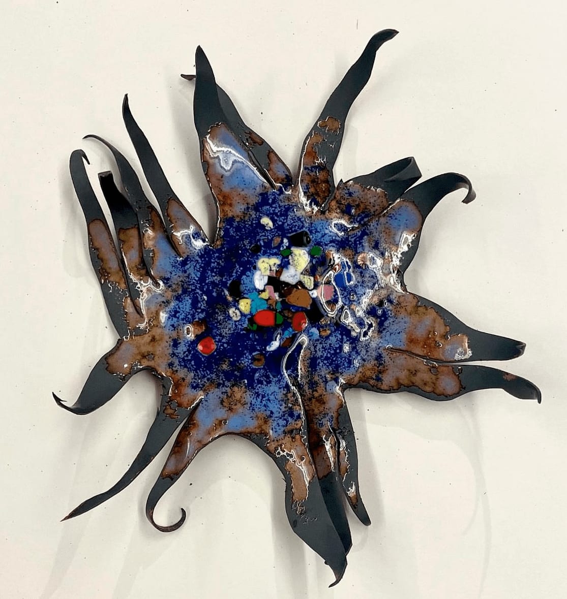 Haley Summerfield, Frenetic Wreath, 2023