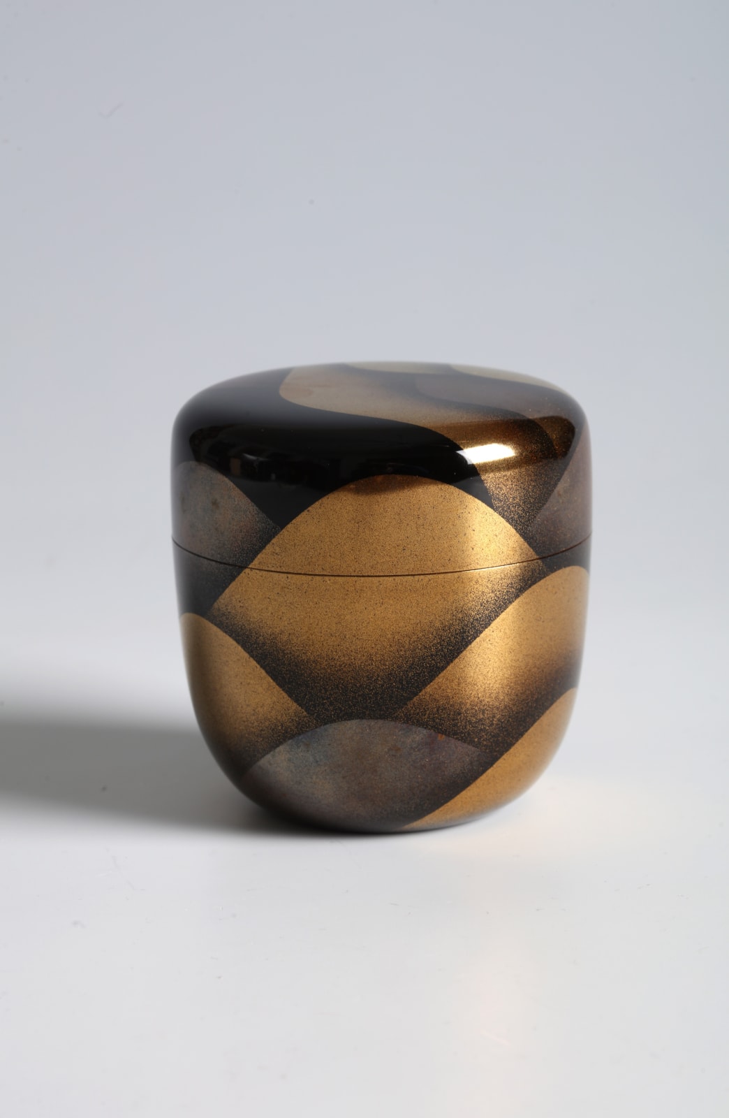 Eizō Ippyōsai VII, Tea Caddy with Distant Mountains, 1990s