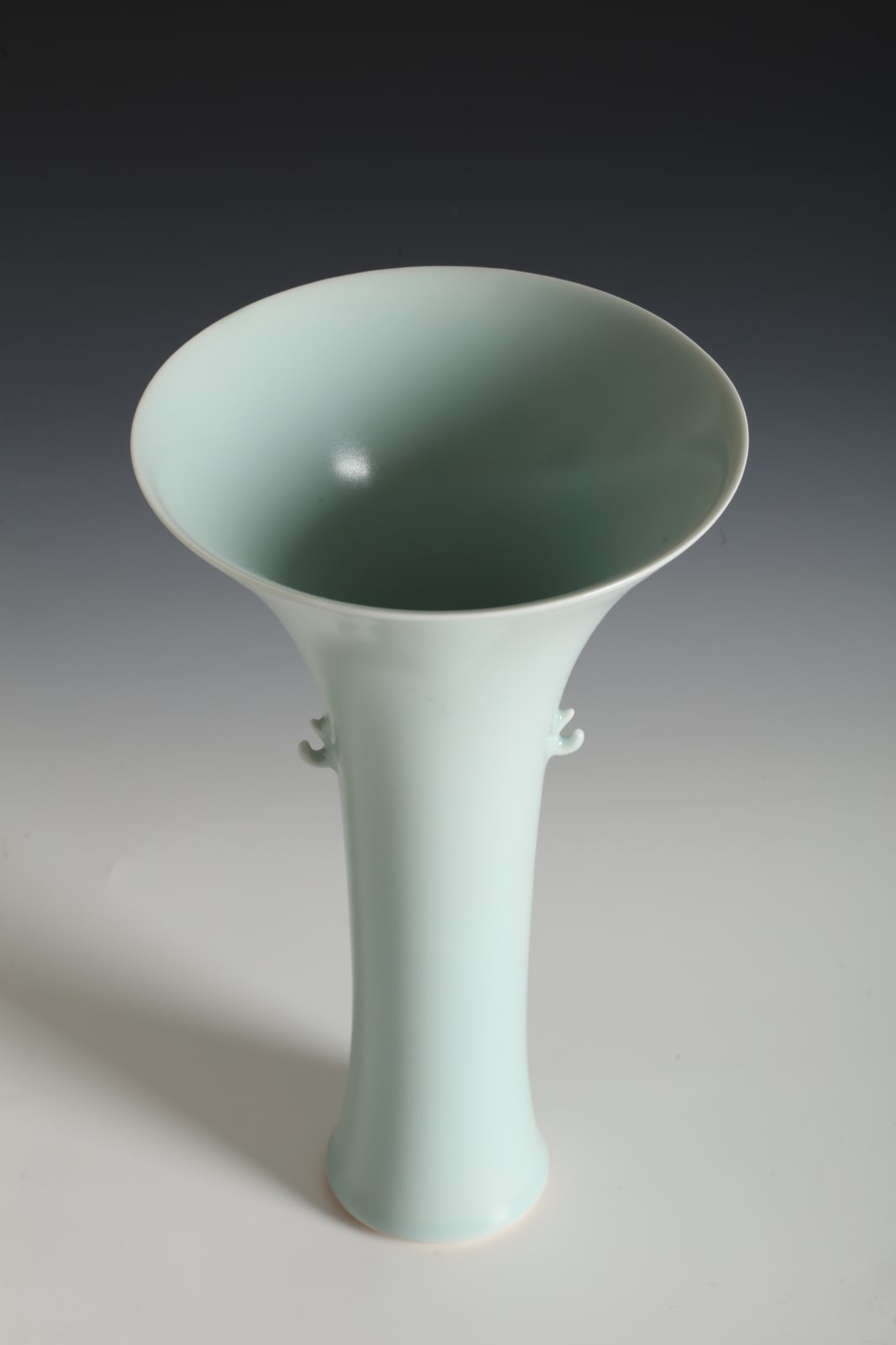 Fukami Sueharu, Flower Vase entitled Ritsu (Upright), 1976