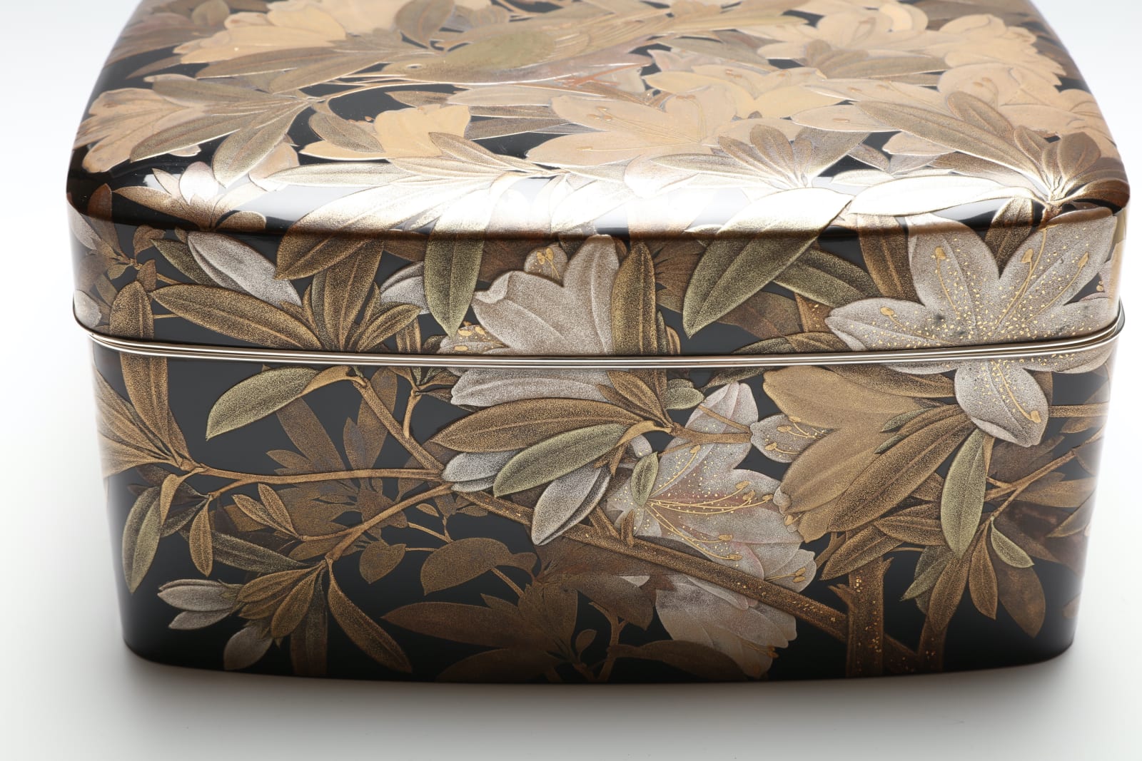 Utagawa Reimei, Accessory Box with Azalea and Vine, 1957