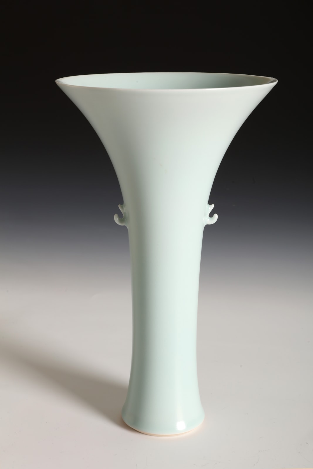 Fukami Sueharu, Flower Vase entitled Ritsu (Upright), 1976