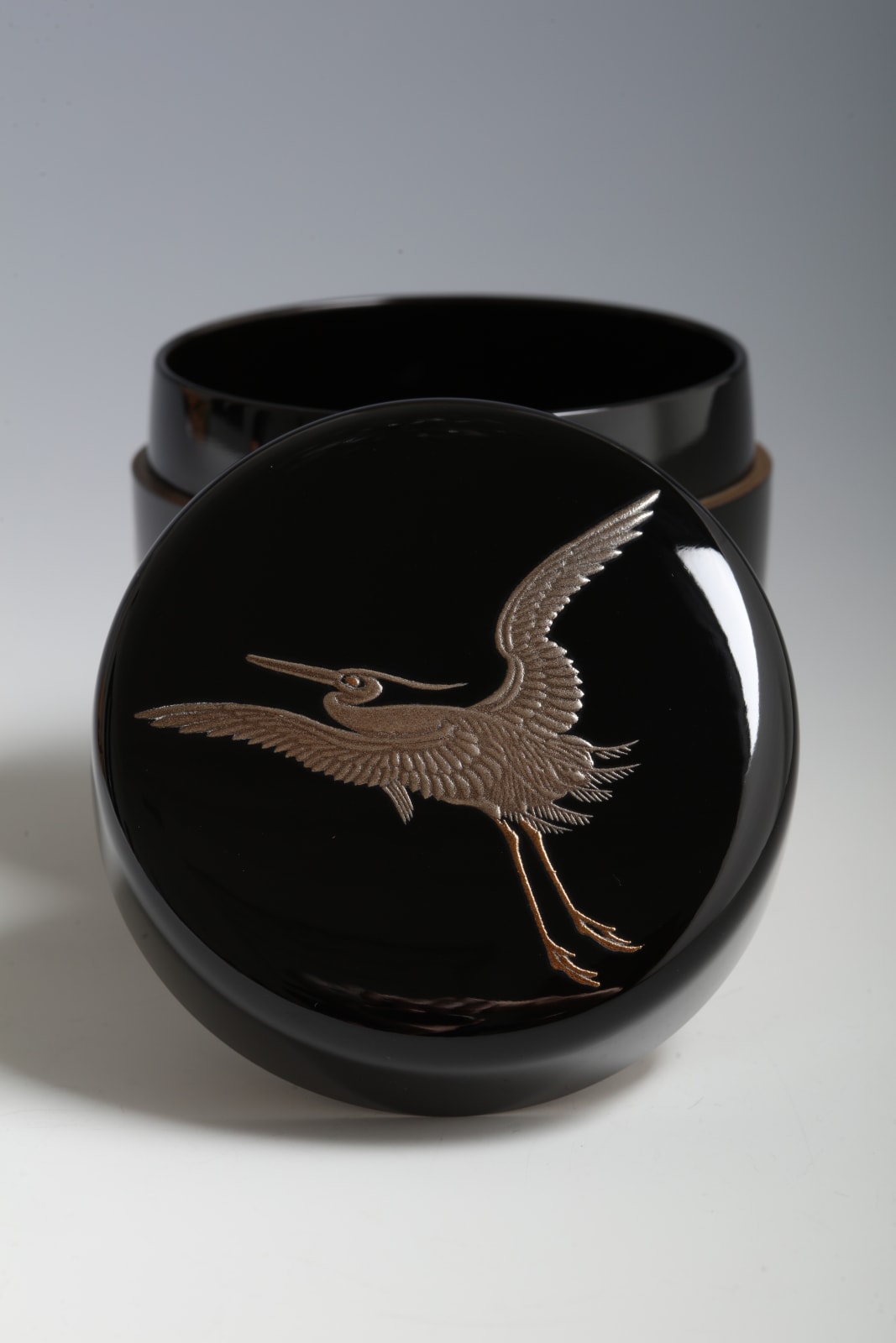 Yoshida Jun’ichirō, Tea Caddy with Egret over Waves, 1930s