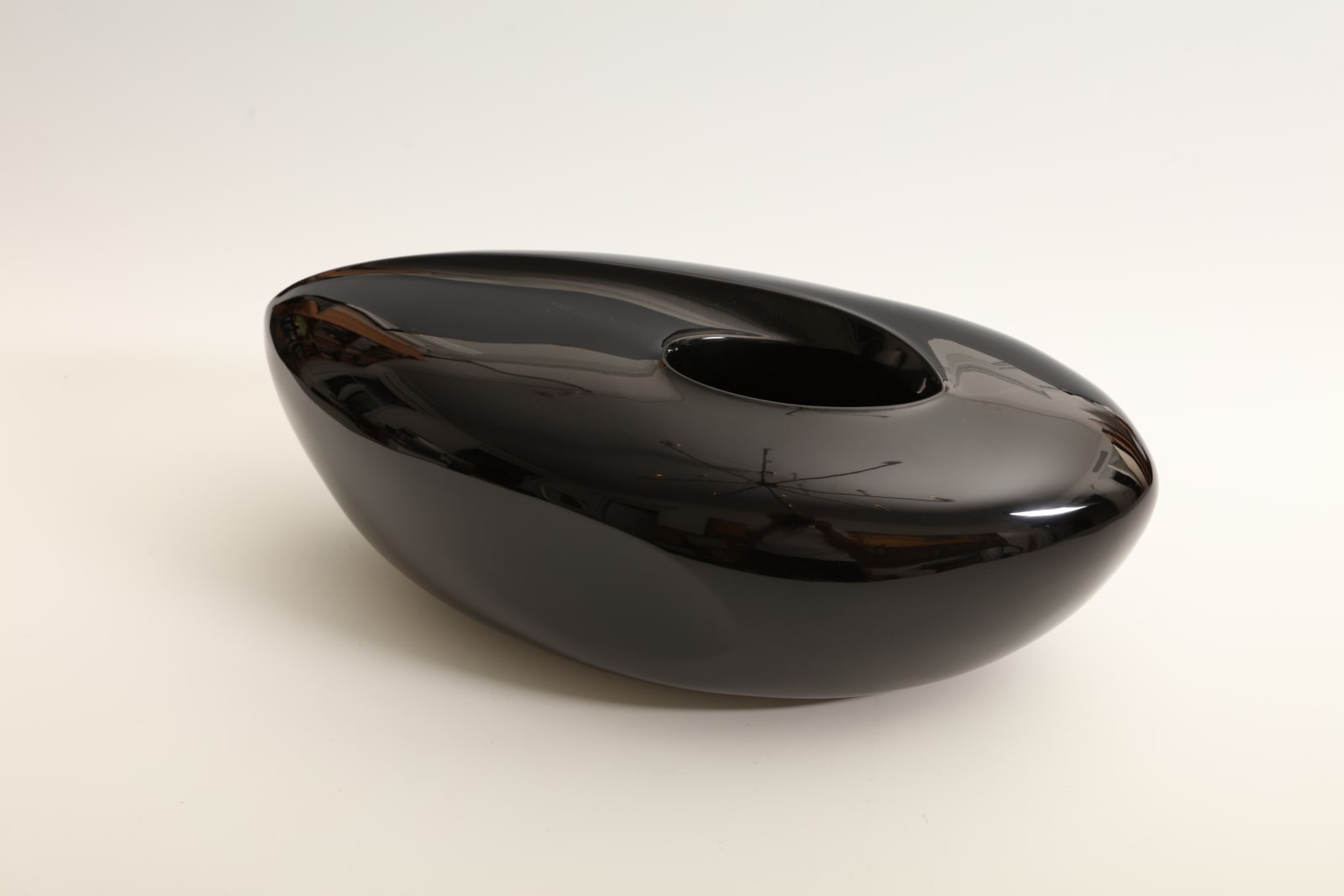 Kubo Kinpei, Flower Vessel titled “Black Elephant”, 1960s