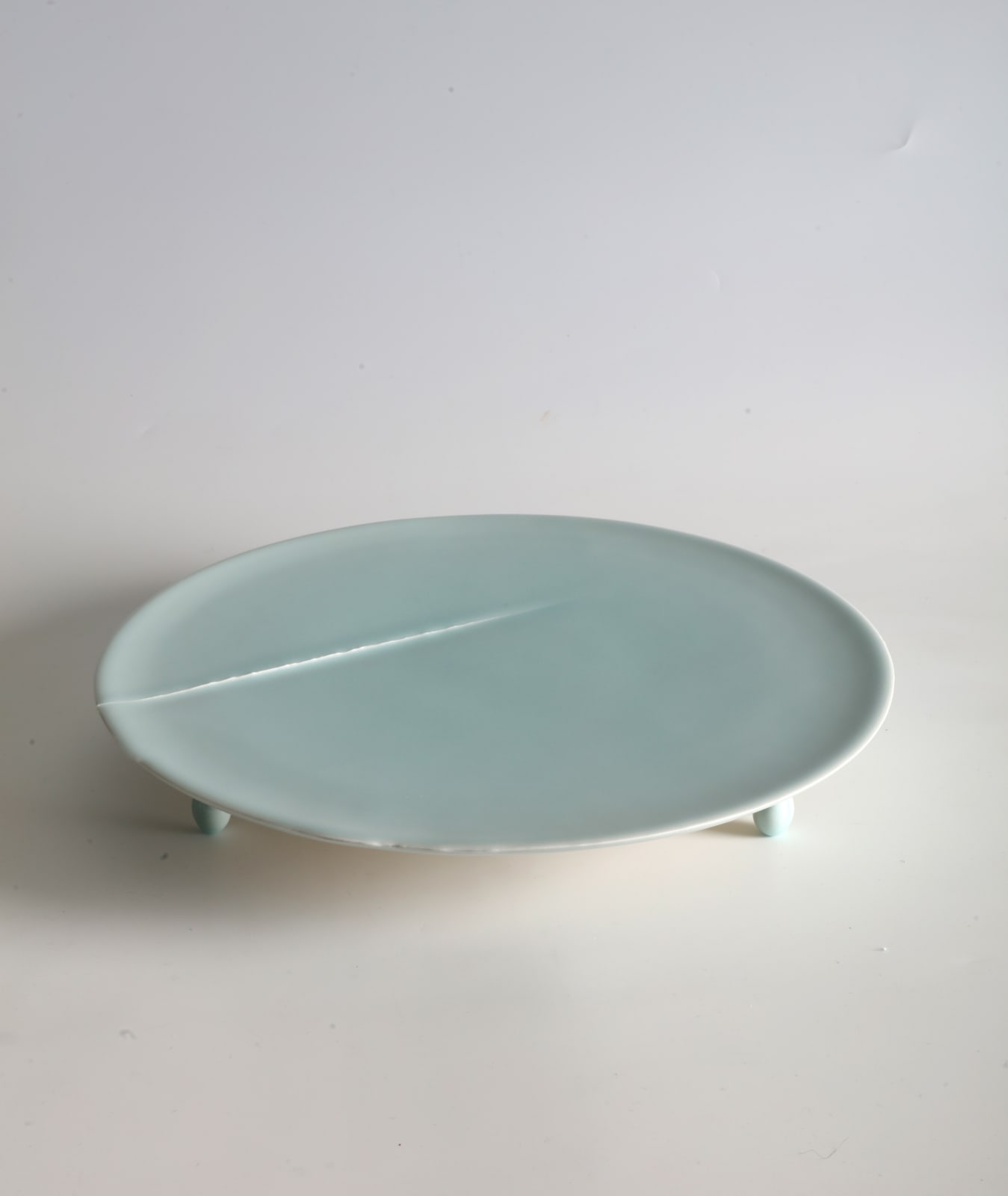 Fukami Sueharu, Mitsuashi (Large Plate on Three Feet), 1980s
