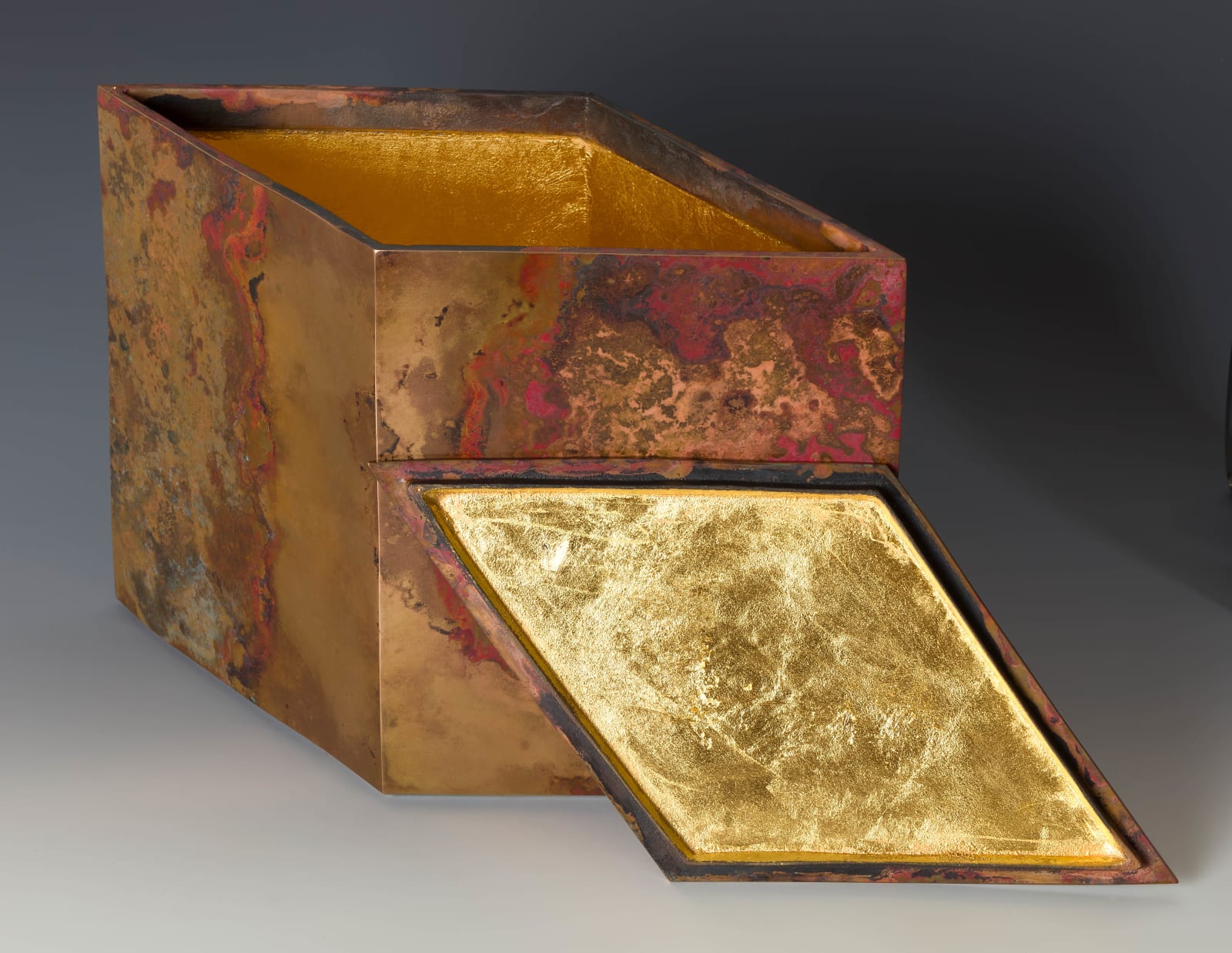 Koji Hatakeyama, Diamond Shaped, 2025