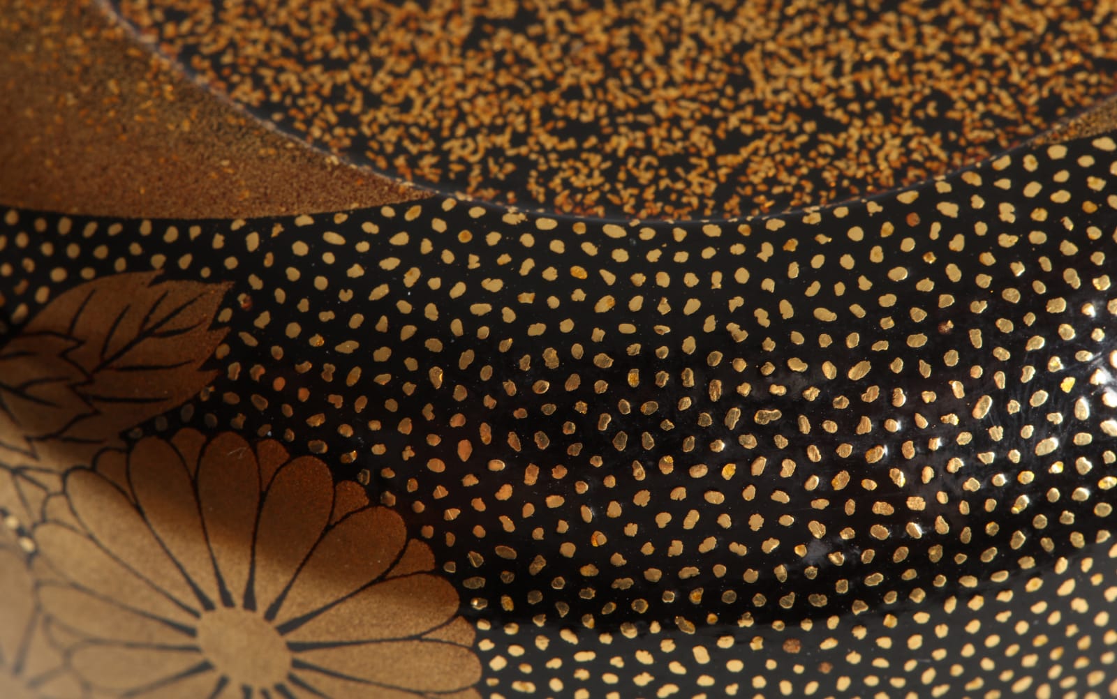 Nishimura Shōitsu I, Tea Caddy with Chrysanthemums, 1930s