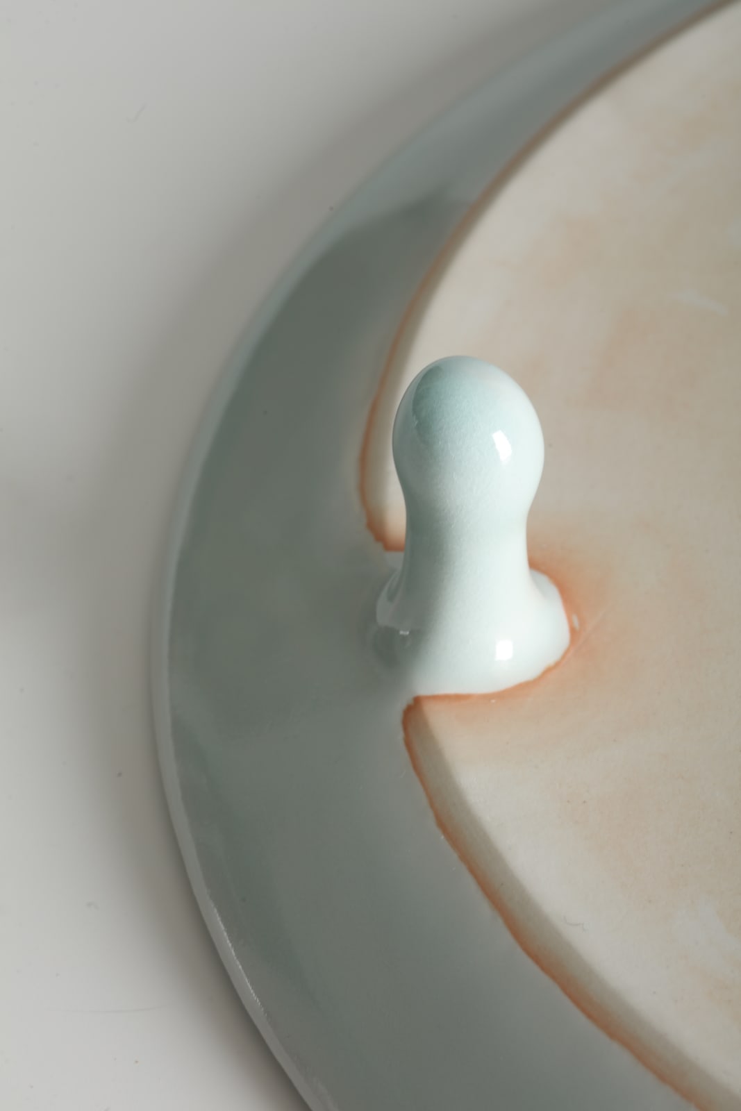 Fukami Sueharu, Mitsuashi (Large Plate on Three Feet), 1980s