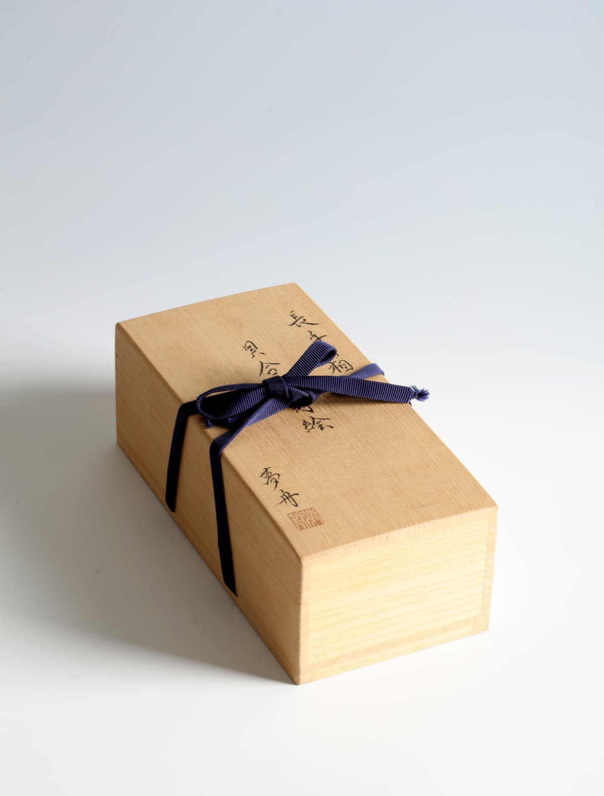 Yamazaki Mushū, Rectangular Box with Shells, 2007