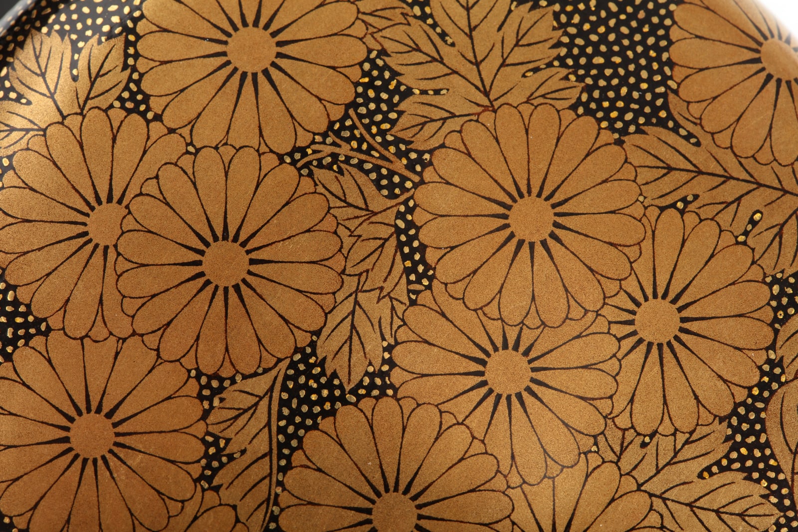 Nishimura Shōitsu I, Tea Caddy with Chrysanthemums, 1930s