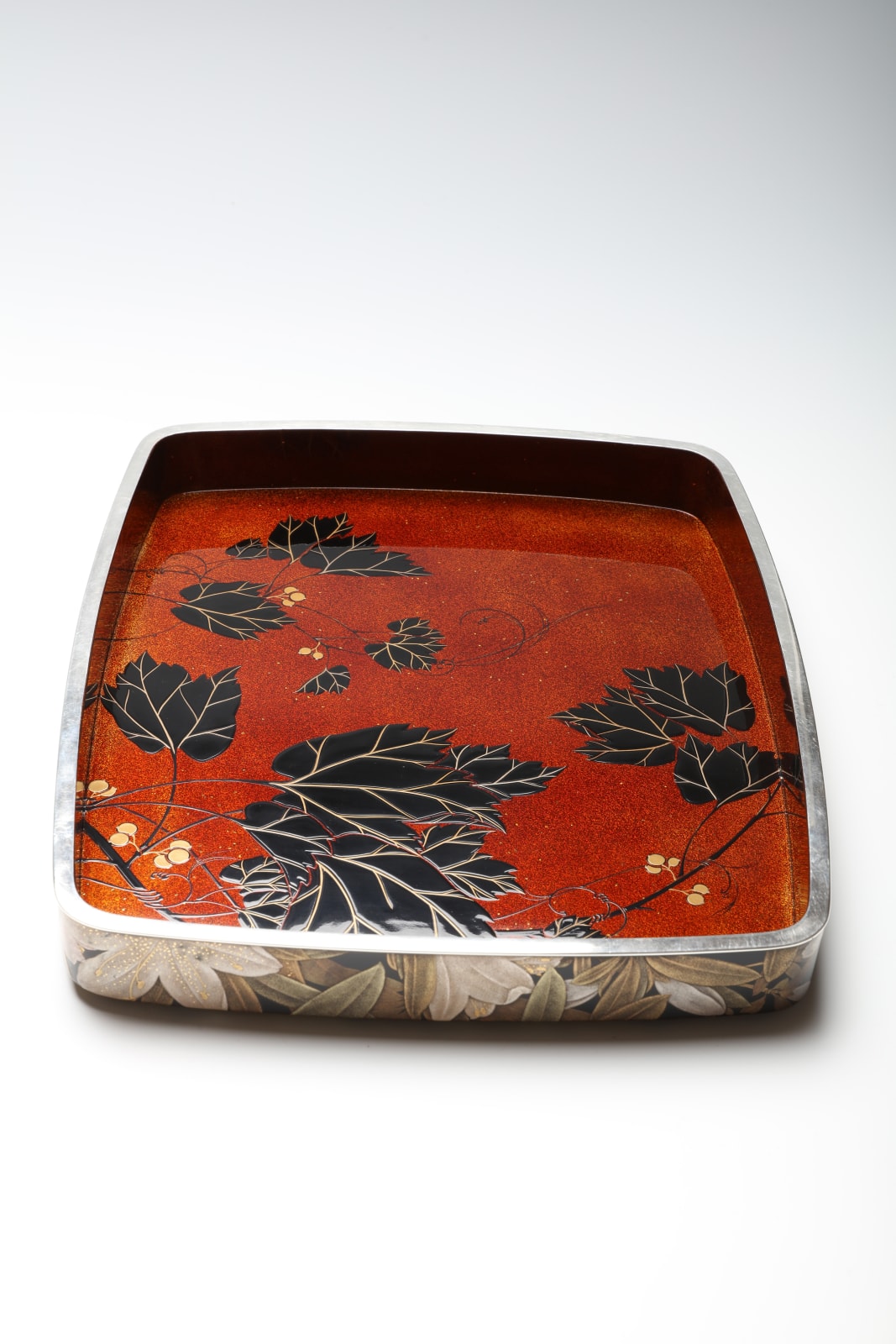 Utagawa Reimei, Accessory Box with Azalea and Vine, 1957