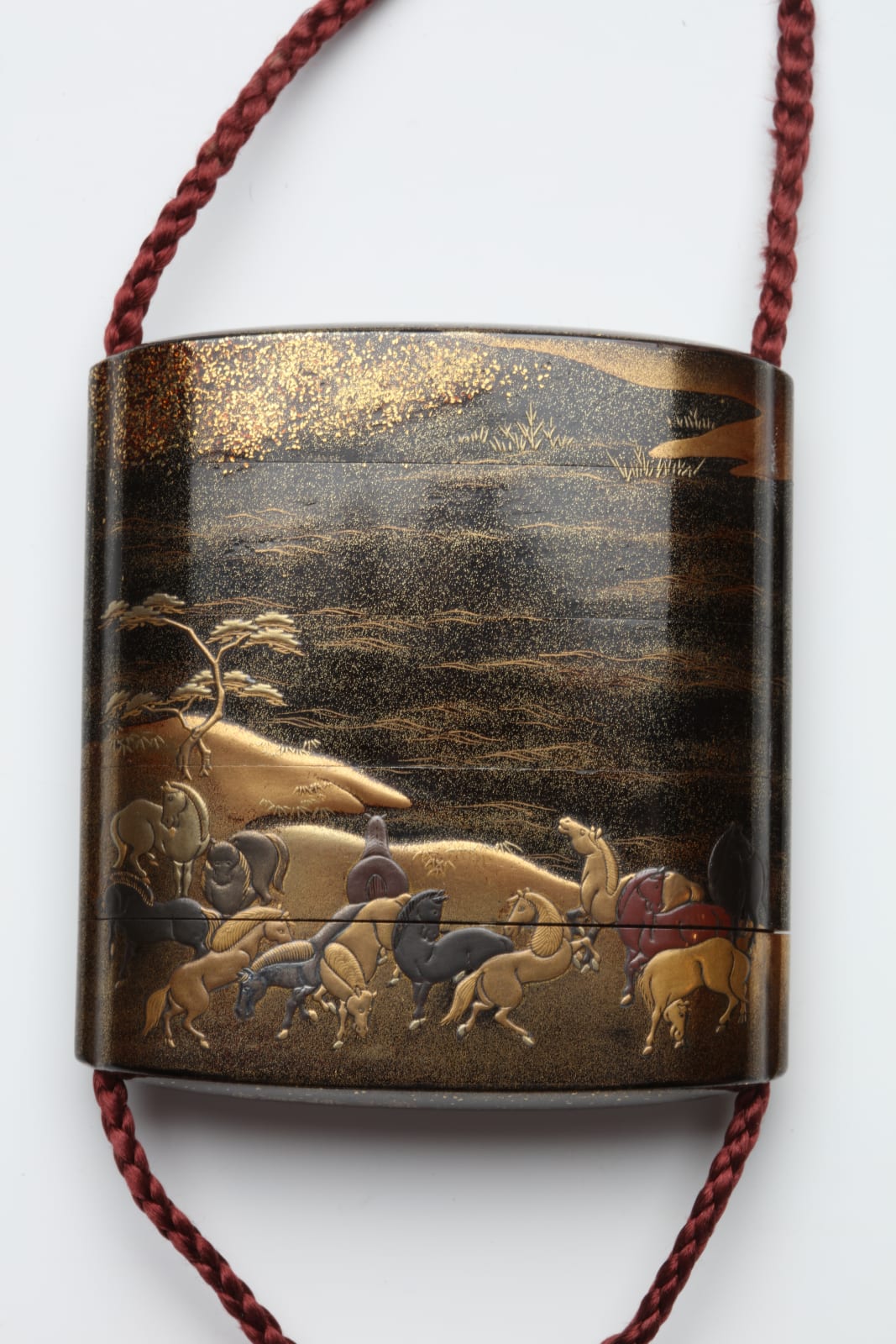 Kajikawa Tsunesada, Medicine Case with Horses, early 19th century