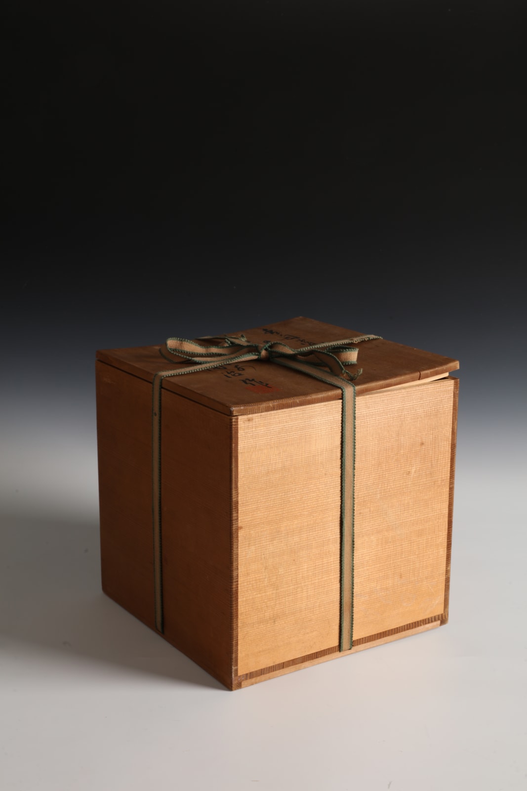 Fukami Sueharu, Flower Vase, 1970s