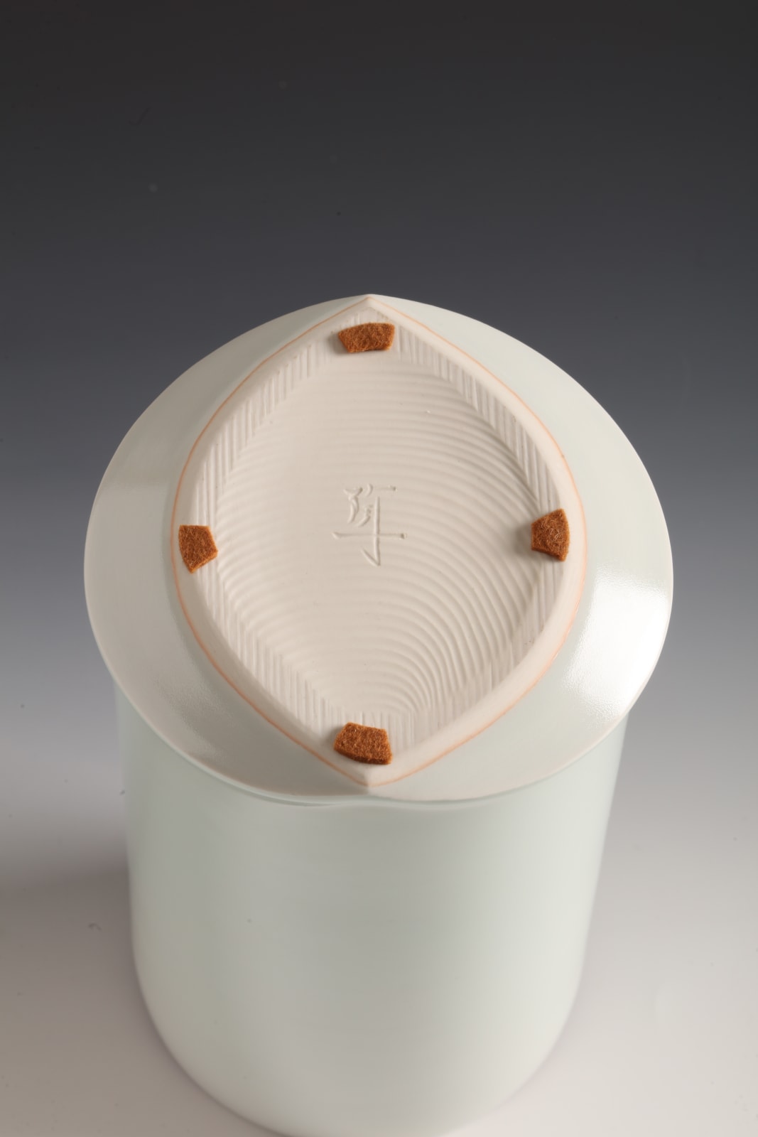 Fukami Sueharu, Cylinder Vase entitled "Wind", 1990s