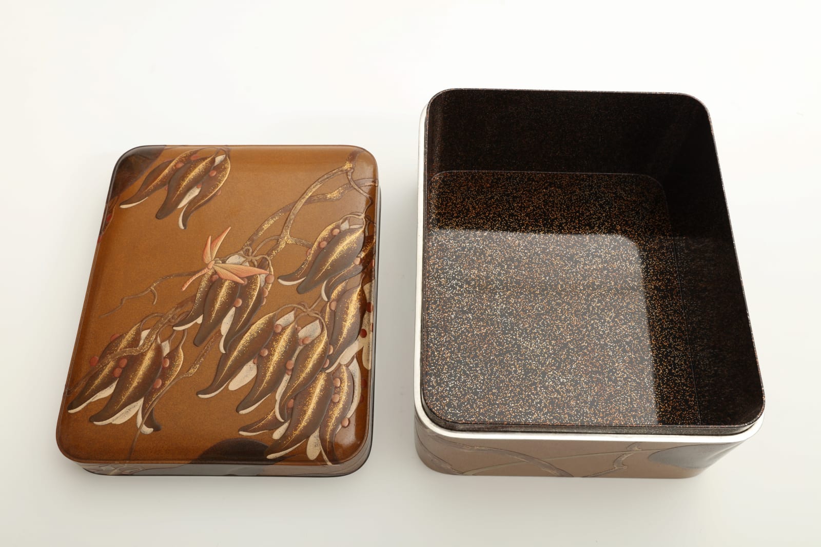 Chōhō Narahara, Accessory Box with Design of Gentians and Dragonfly, 1950s