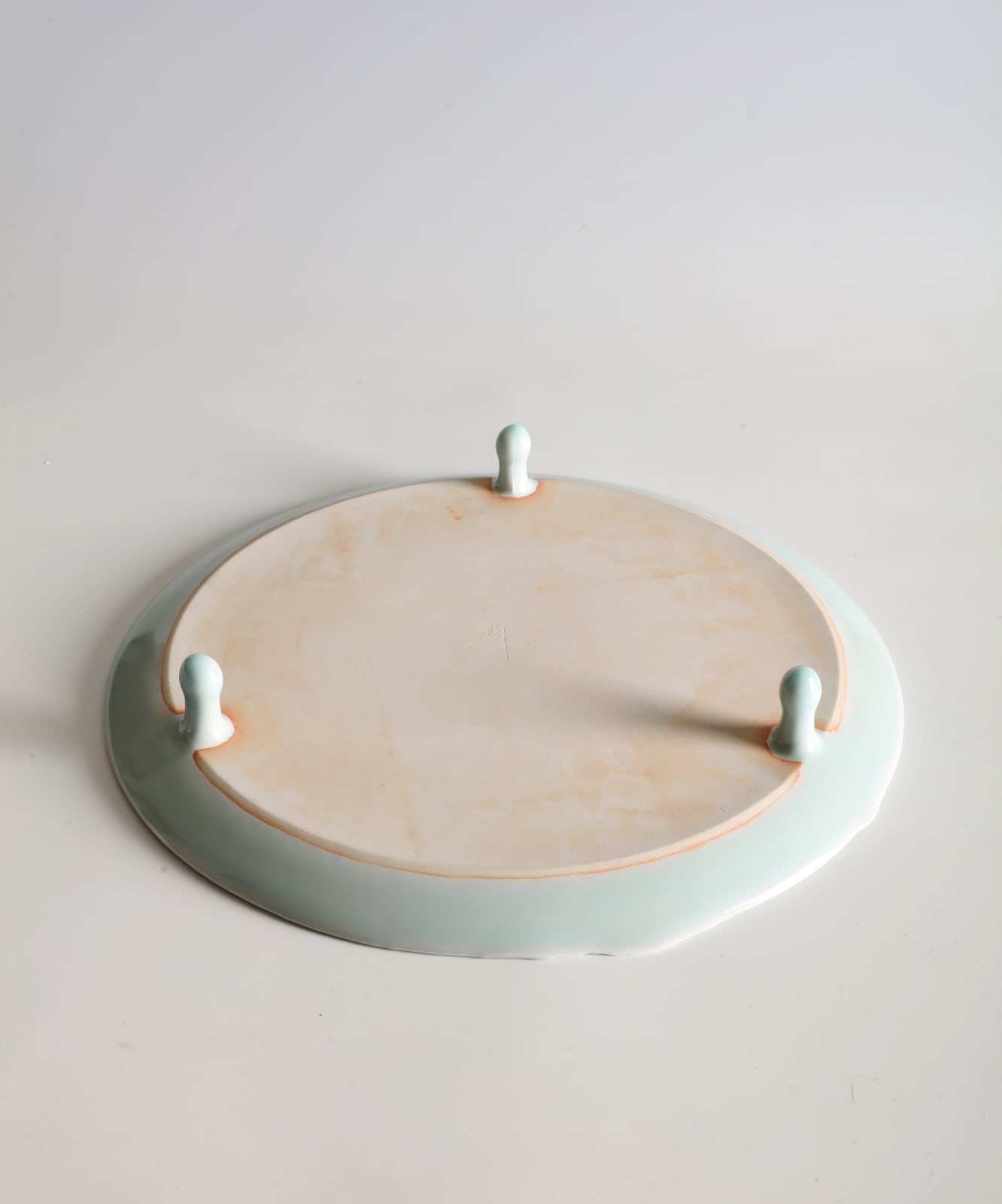 Fukami Sueharu, Mitsuashi (Large Plate on Three Feet), 1980s